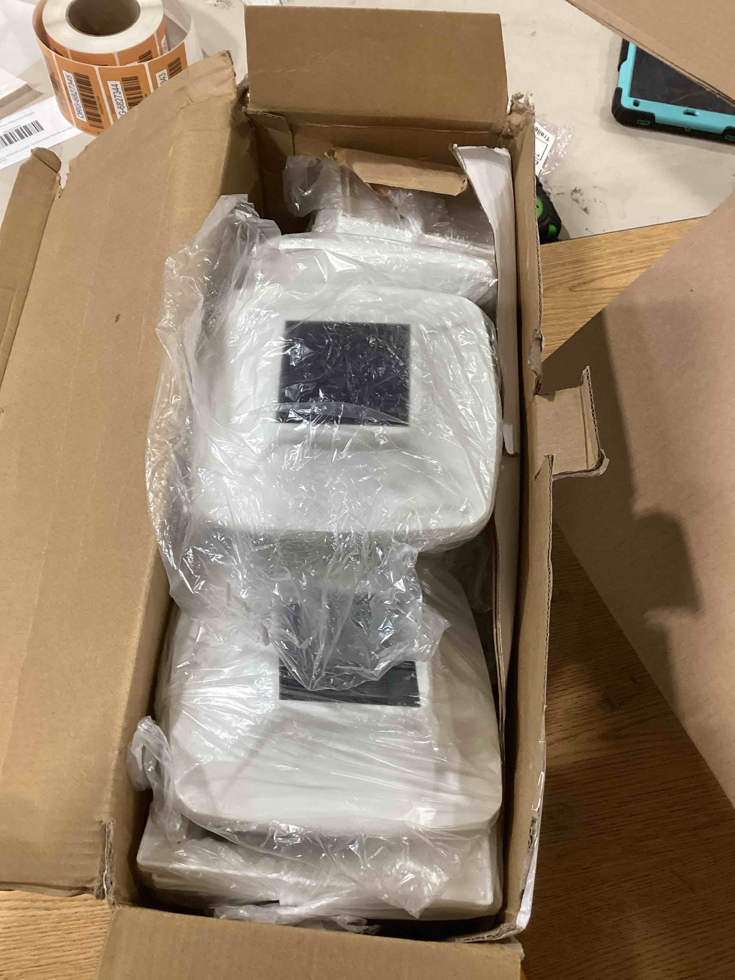 https://s3.amazonaws.com/lotting-images-prod/bidfta/GRN6701601_1726578241103.jpeg
