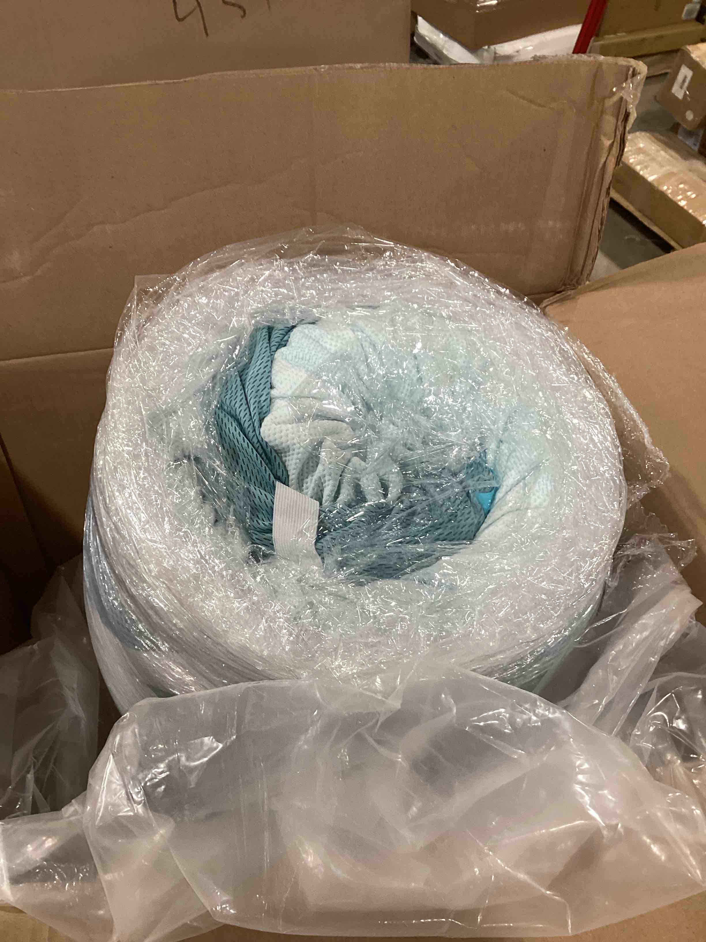 https://s3.amazonaws.com/lotting-images-prod/bidfta/GRN6701603_1726579073721.jpeg
