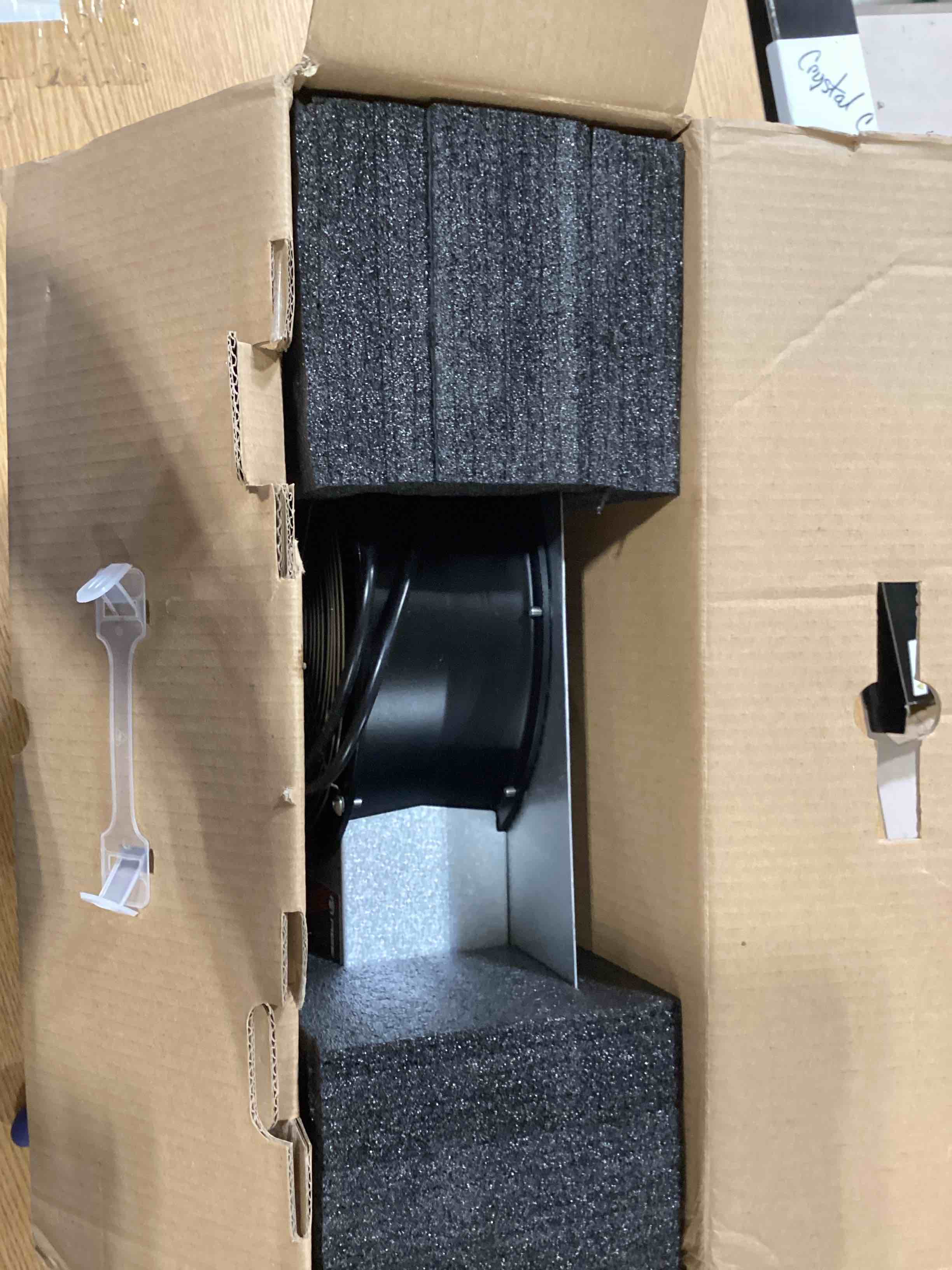 https://s3.amazonaws.com/lotting-images-prod/bidfta/GRN6702028_1726856723511.jpeg