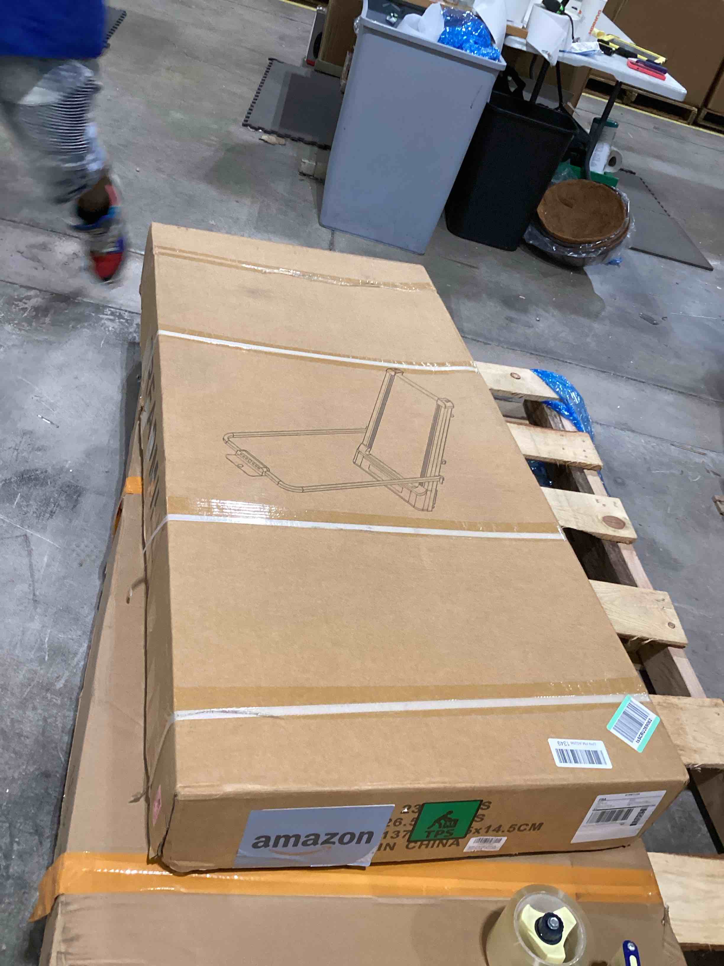 https://s3.amazonaws.com/lotting-images-prod/bidfta/GRN6702762_1724763032025.jpeg