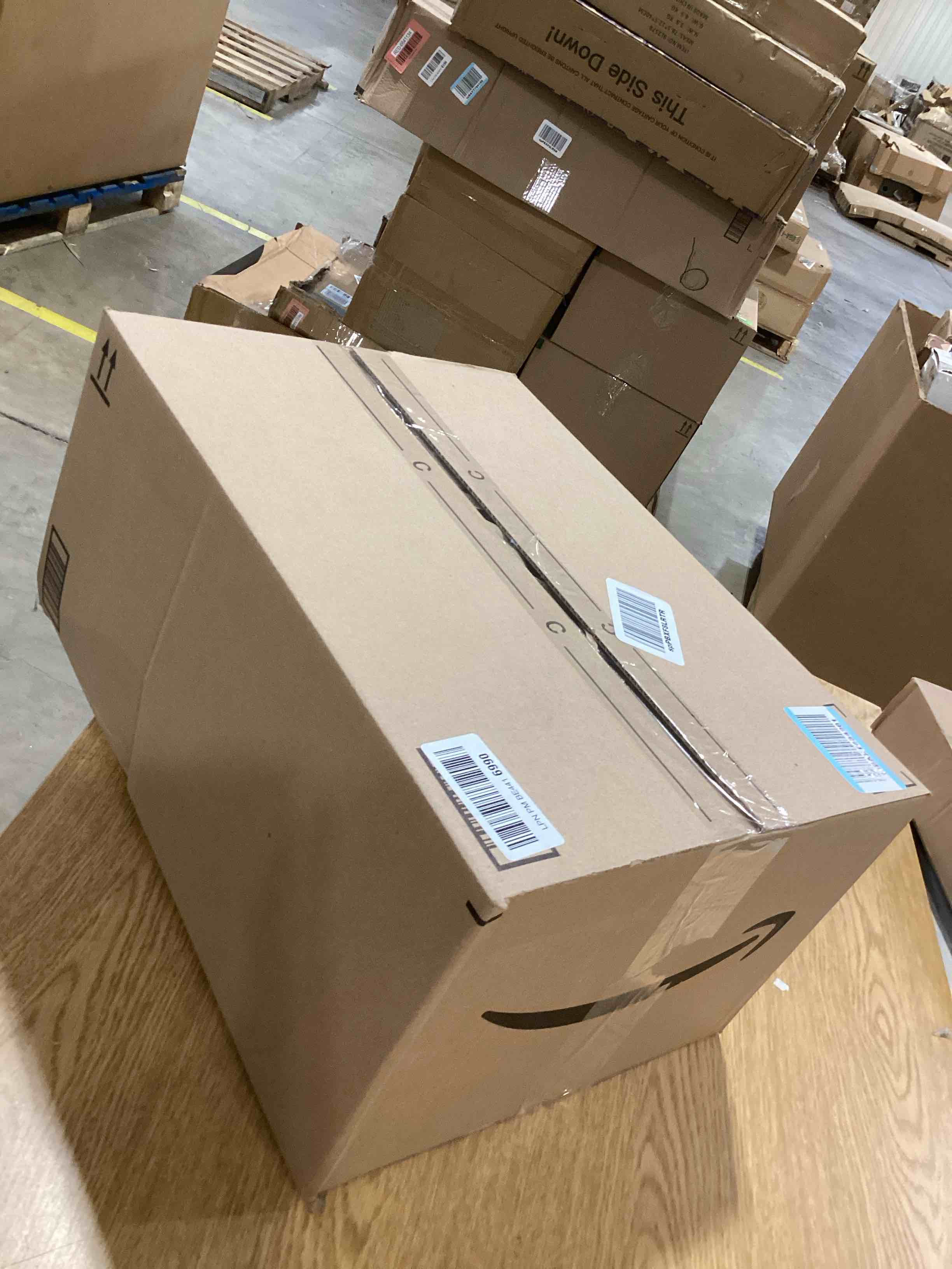 https://s3.amazonaws.com/lotting-images-prod/bidfta/GRN6703655_1725640720779.jpeg