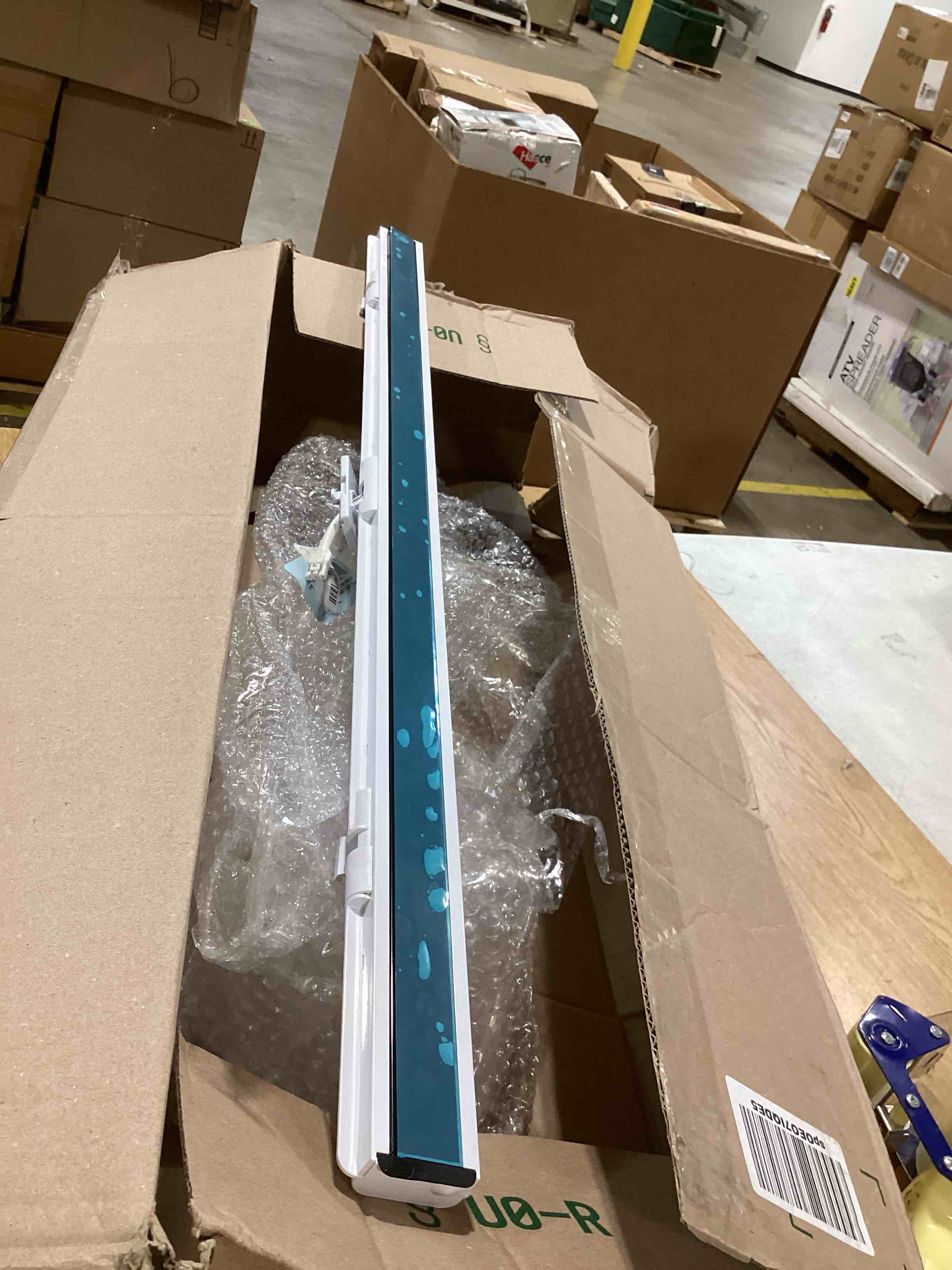 https://s3.amazonaws.com/lotting-images-prod/bidfta/GRN6703661_1725641667407.jpeg