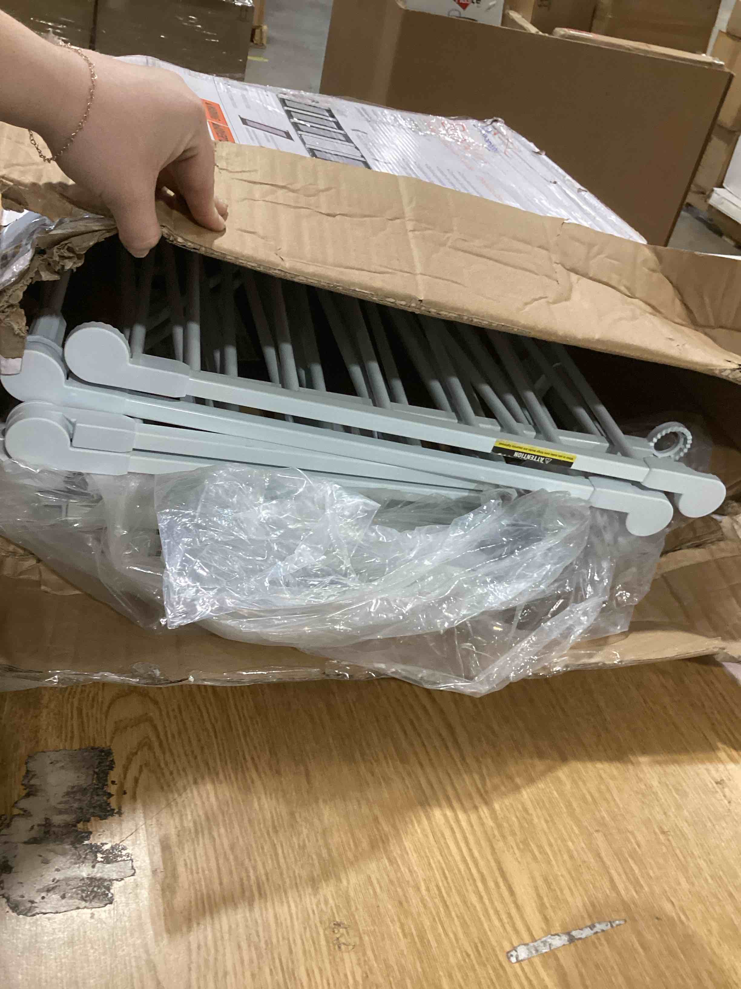 https://s3.amazonaws.com/lotting-images-prod/bidfta/GRN6703678_1725648435061.jpeg
