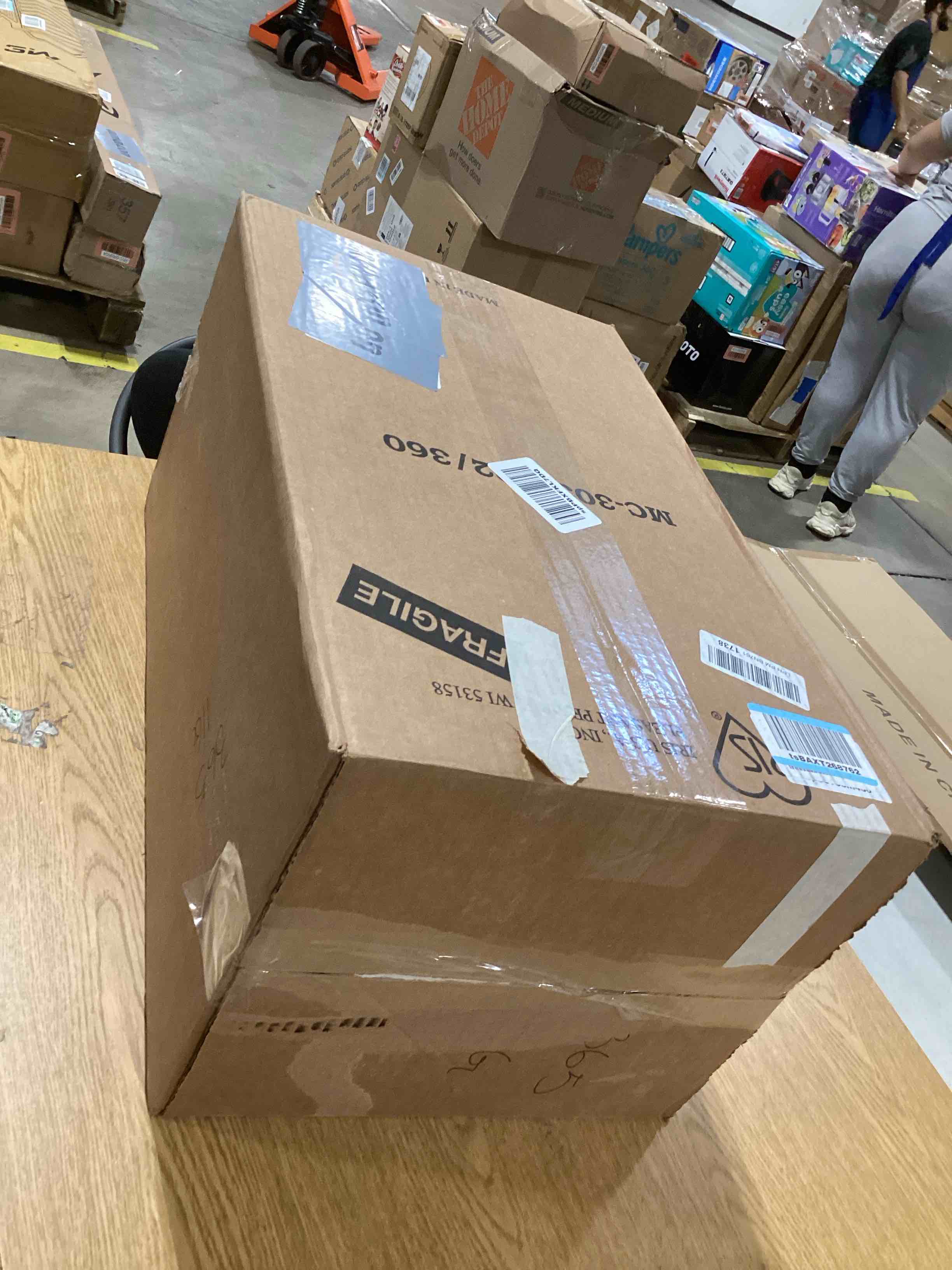 https://s3.amazonaws.com/lotting-images-prod/bidfta/GRN6703721_1725885303378.jpeg