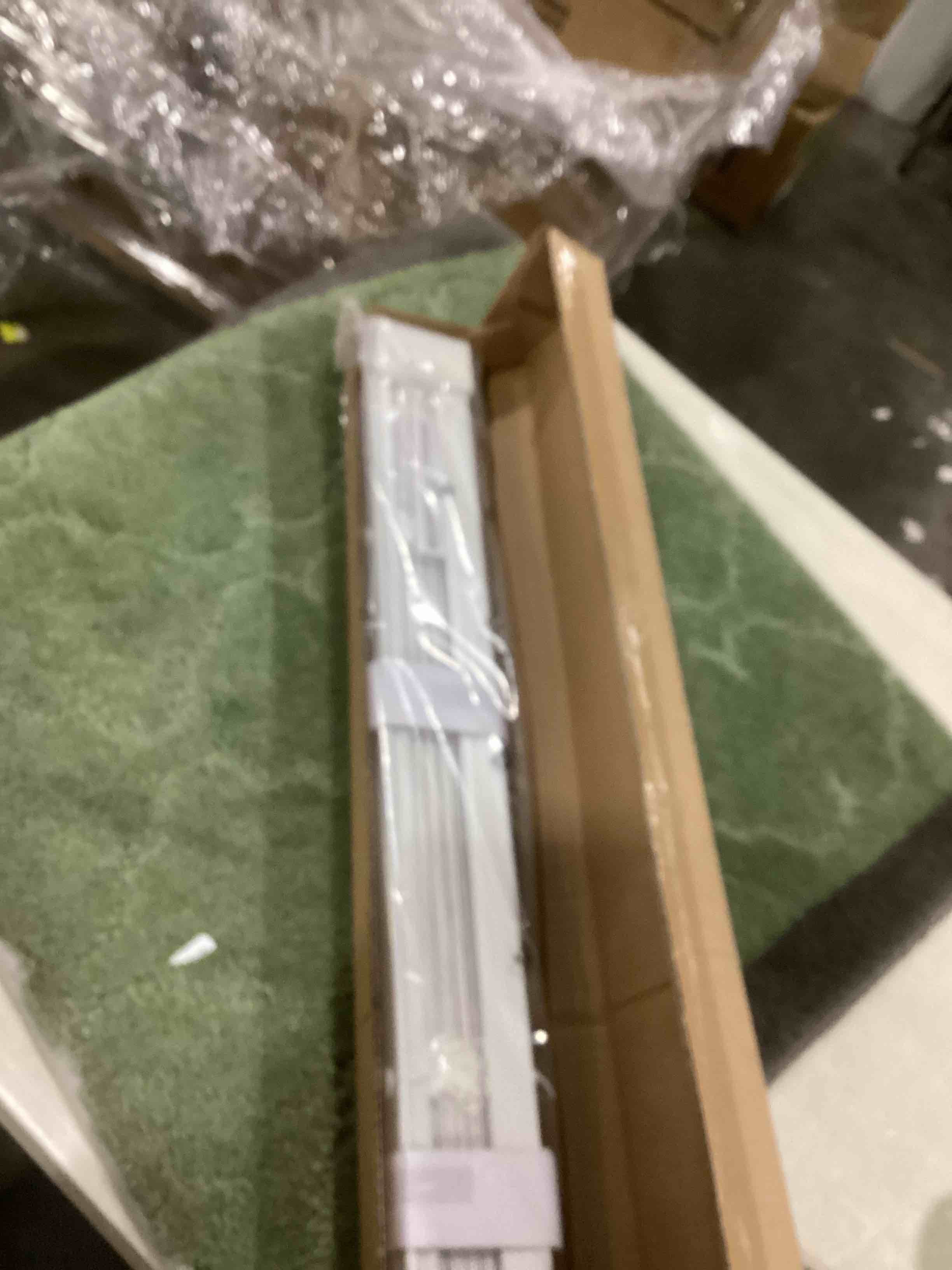 https://s3.amazonaws.com/lotting-images-prod/bidfta/GRN6704353_1736943469621.jpeg