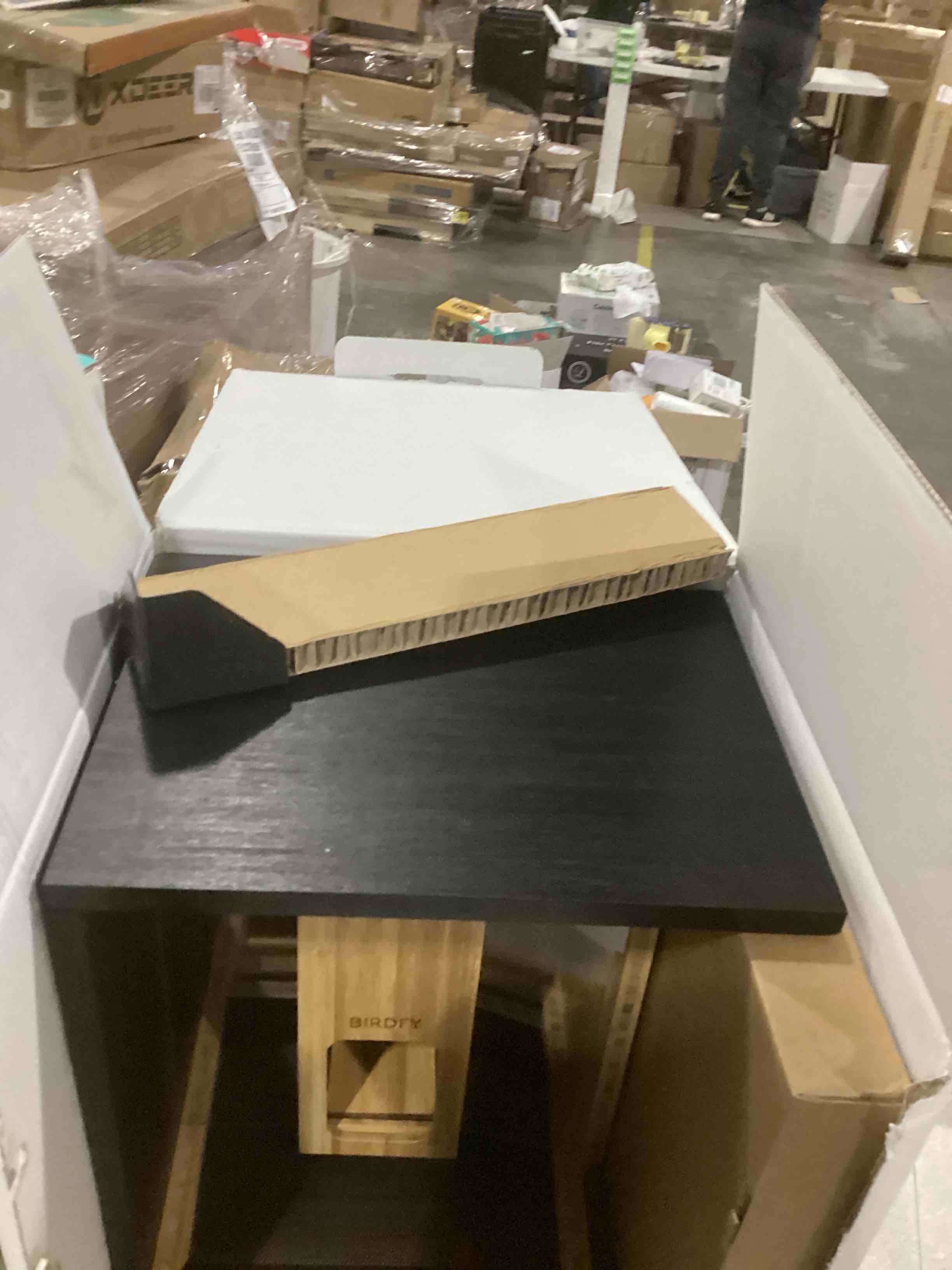 https://s3.amazonaws.com/lotting-images-prod/bidfta/GRN6705198_1738248633365.jpeg
