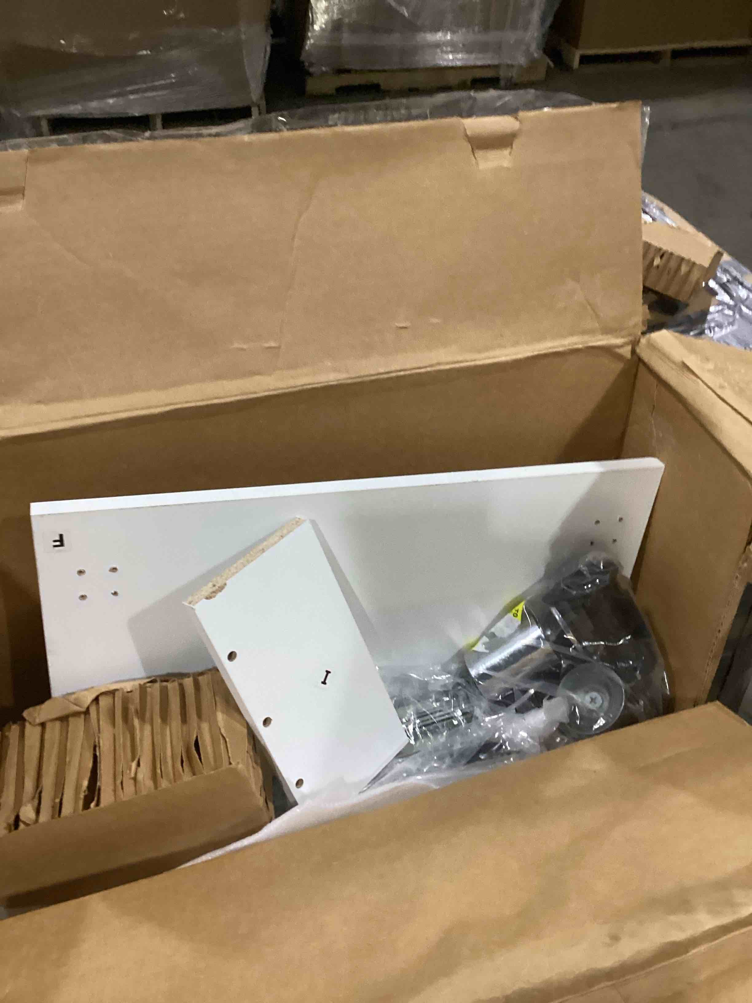 https://s3.amazonaws.com/lotting-images-prod/bidfta/GRN6705777_1737129595733.jpeg