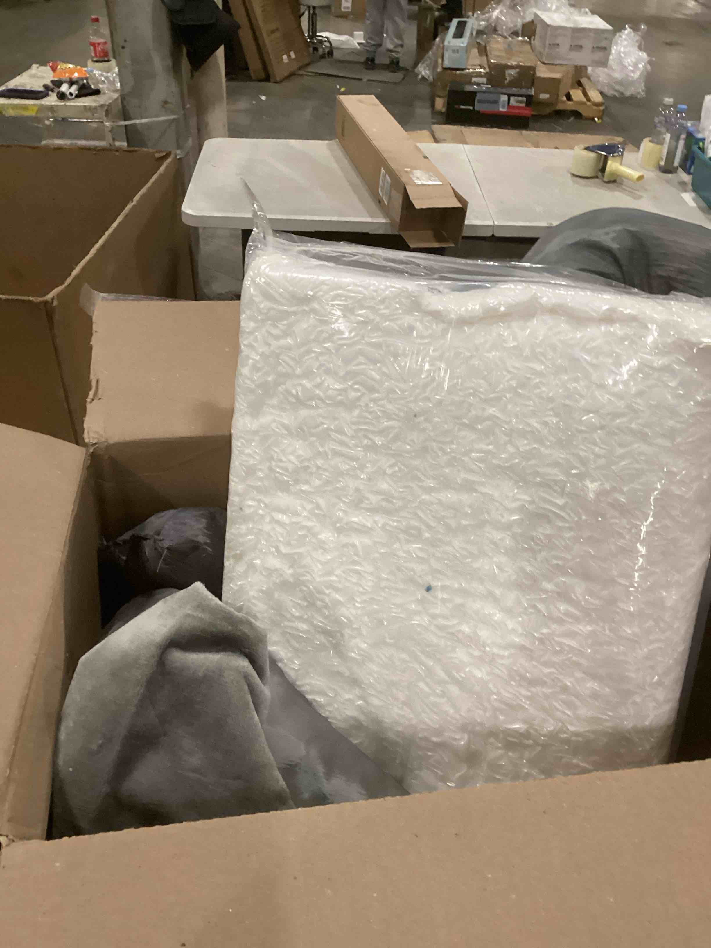 https://s3.amazonaws.com/lotting-images-prod/bidfta/GRN6706052_1737471329326.jpeg
