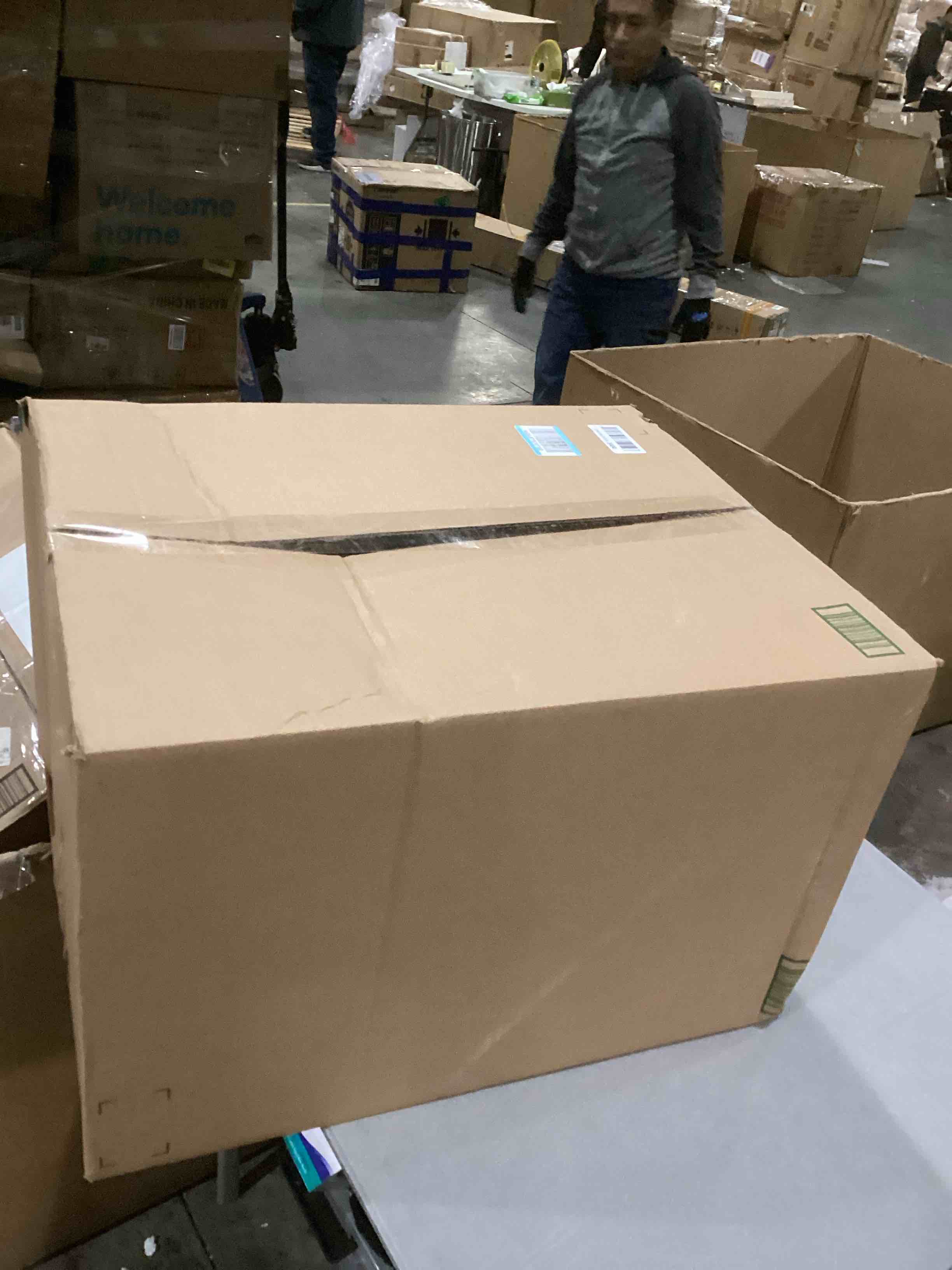 https://s3.amazonaws.com/lotting-images-prod/bidfta/GRN6706058_1737473610891.jpeg