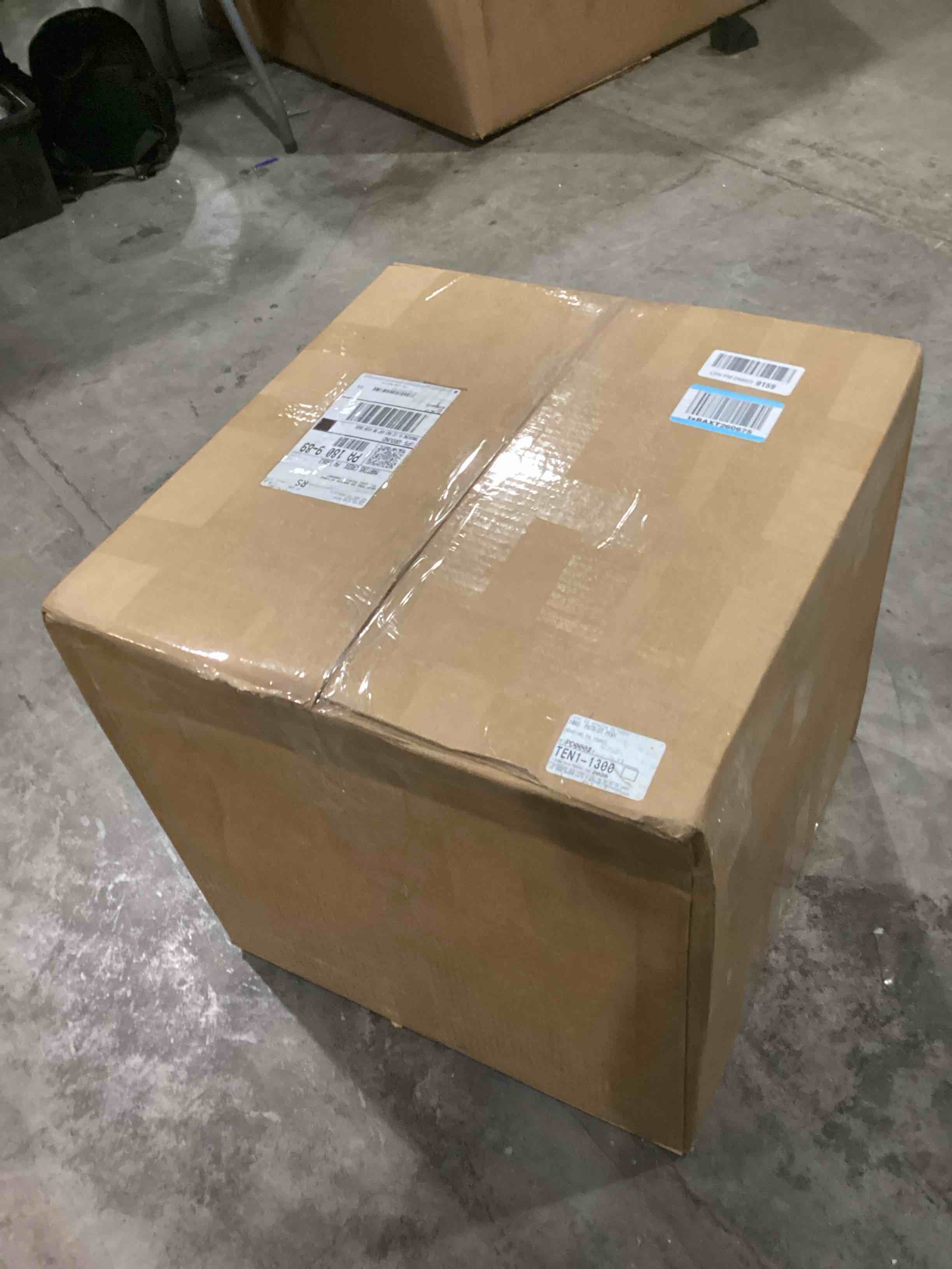 https://s3.amazonaws.com/lotting-images-prod/bidfta/GRN6706065_1737474538175.jpeg