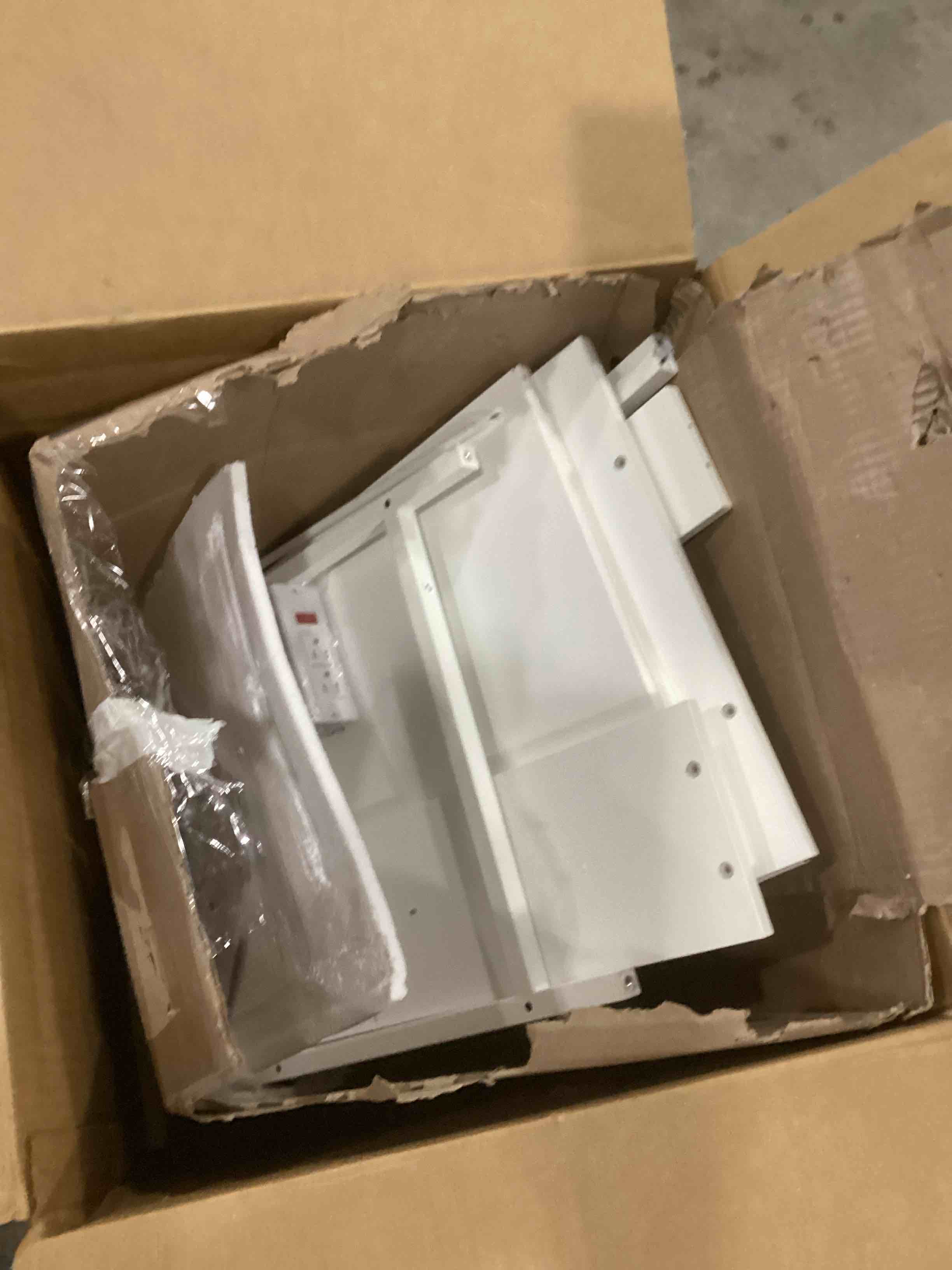 https://s3.amazonaws.com/lotting-images-prod/bidfta/GRN6706065_1737474630367.jpeg