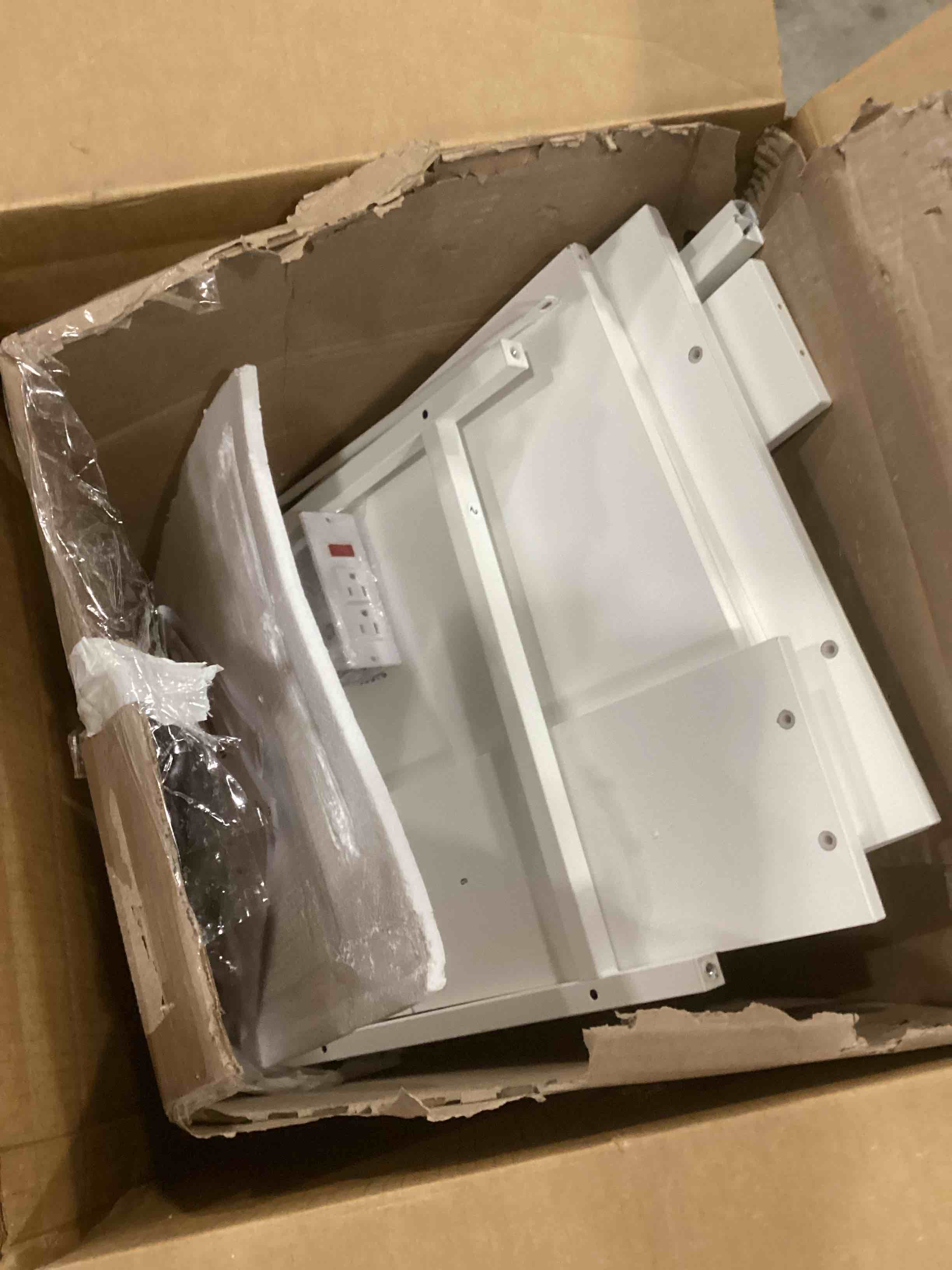 https://s3.amazonaws.com/lotting-images-prod/bidfta/GRN6706065_1737474631370.jpeg