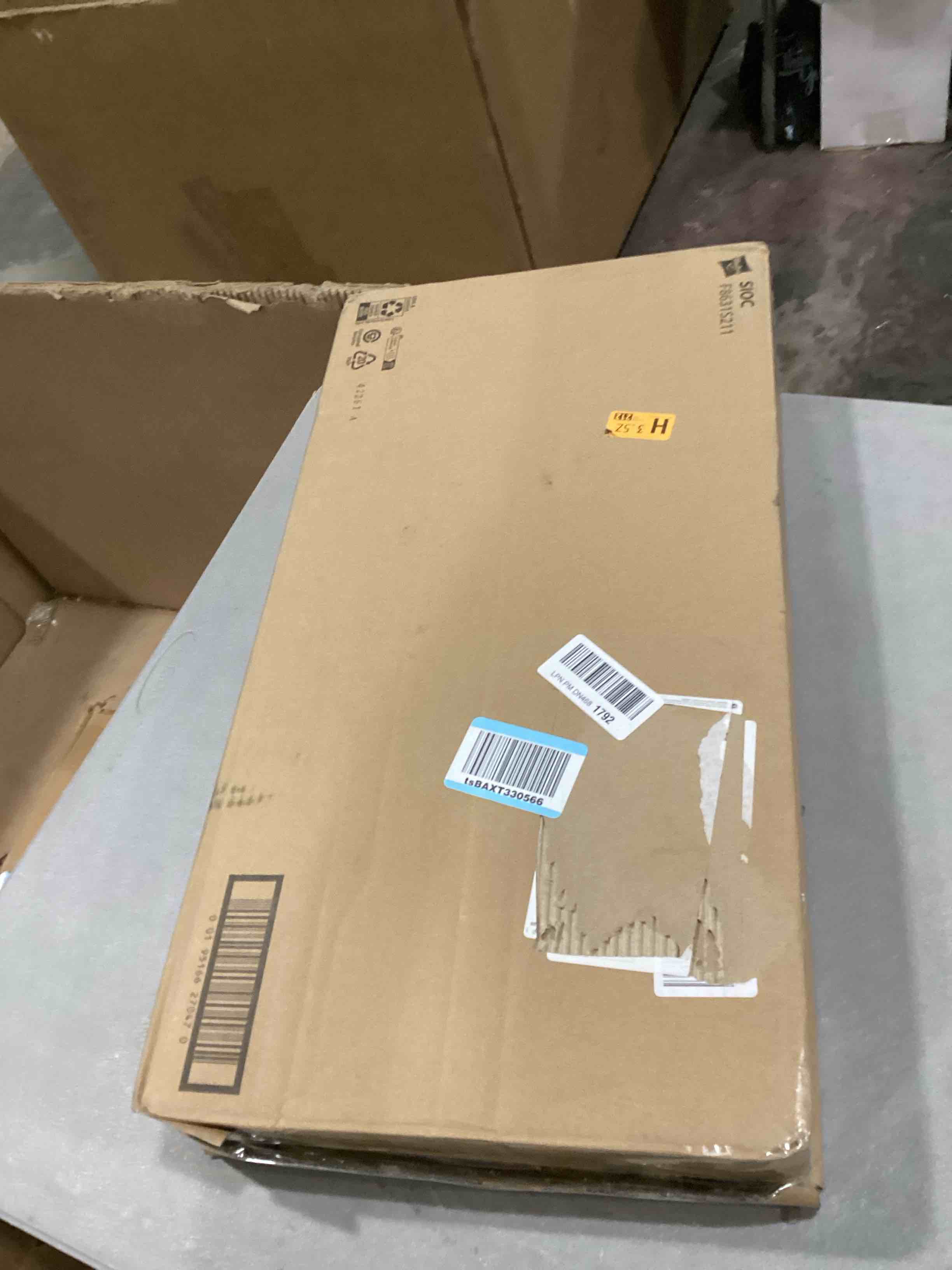 https://s3.amazonaws.com/lotting-images-prod/bidfta/GRN6706496_1737662591779.jpeg