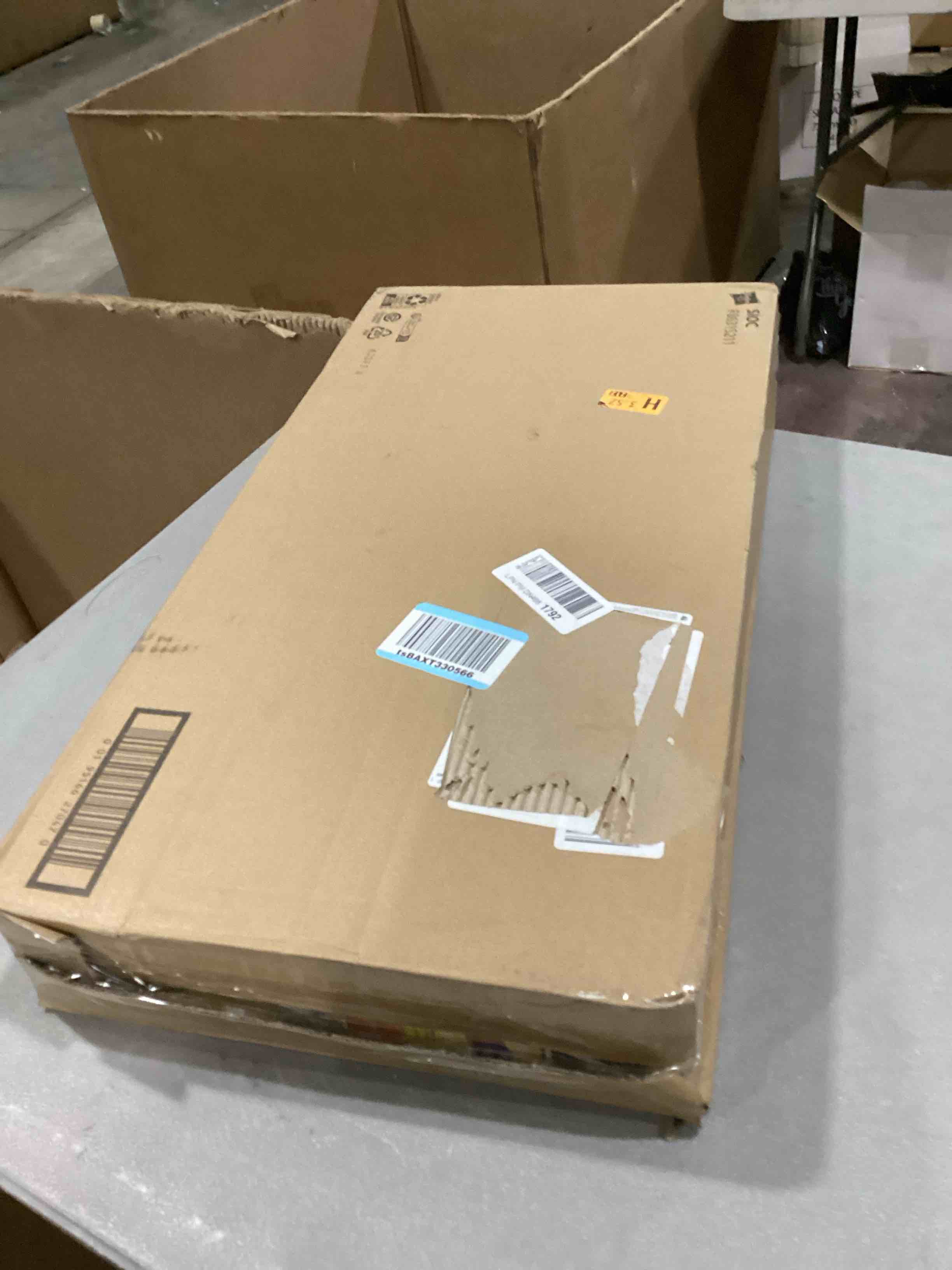 https://s3.amazonaws.com/lotting-images-prod/bidfta/GRN6706496_1737662593284.jpeg
