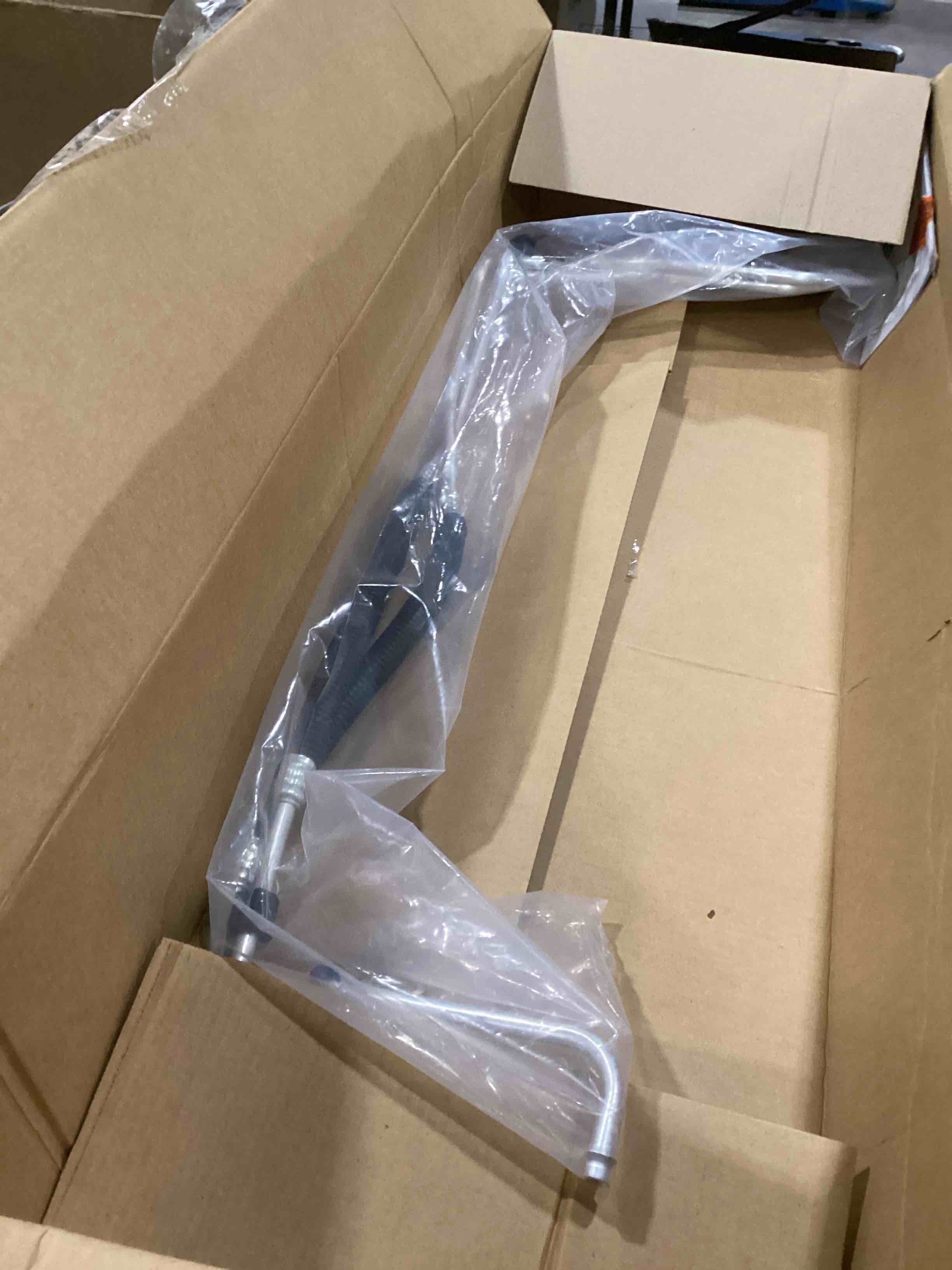 https://s3.amazonaws.com/lotting-images-prod/bidfta/GRN6706570_1737733342299.jpeg