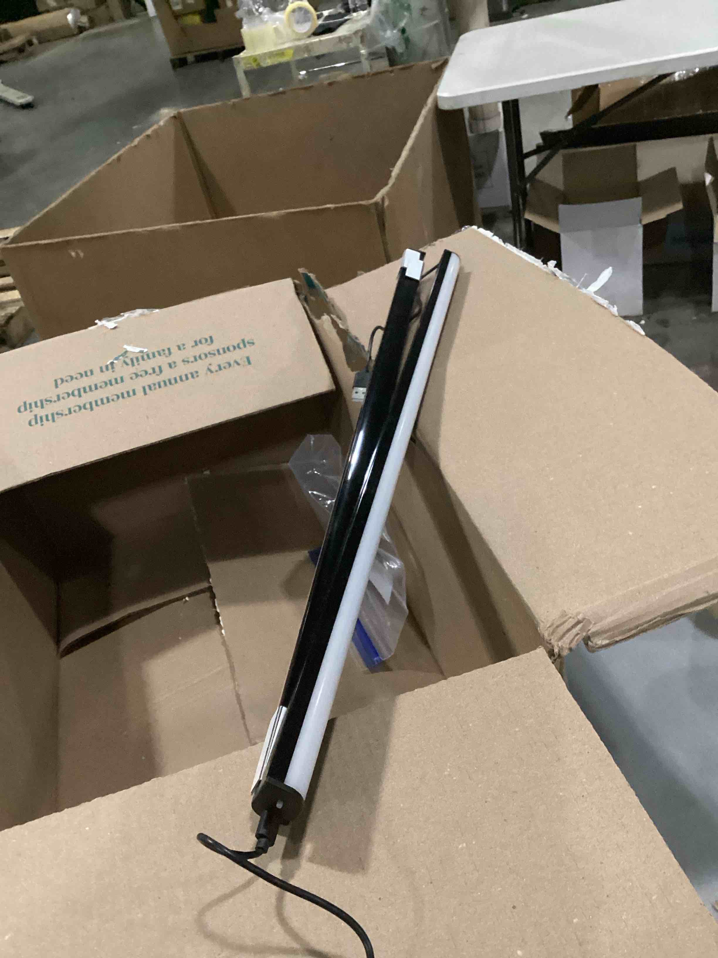 https://s3.amazonaws.com/lotting-images-prod/bidfta/GRN6706877_1738075108405.jpeg
