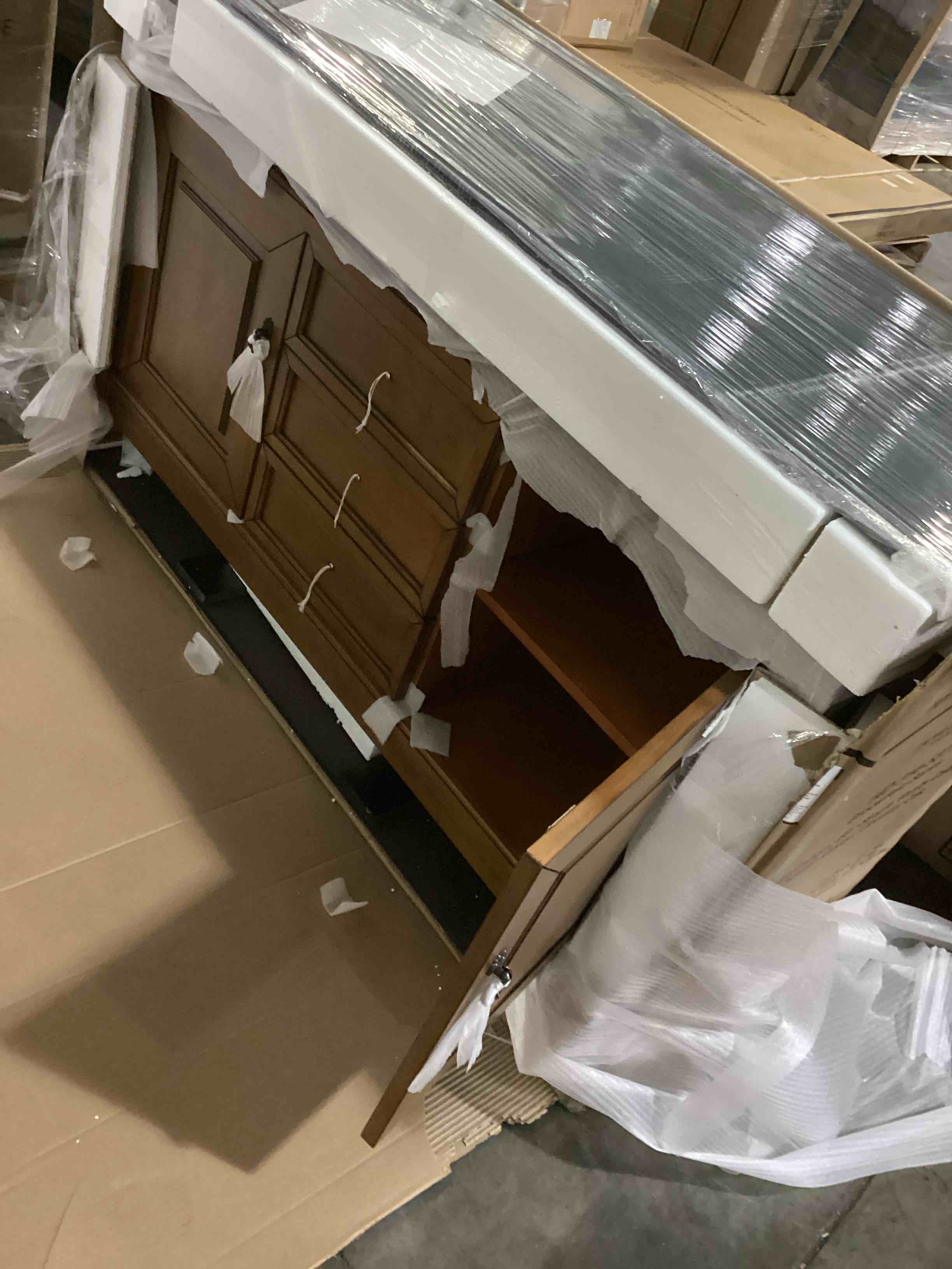 https://s3.amazonaws.com/lotting-images-prod/bidfta/GRN6707167_1734535469267.jpeg