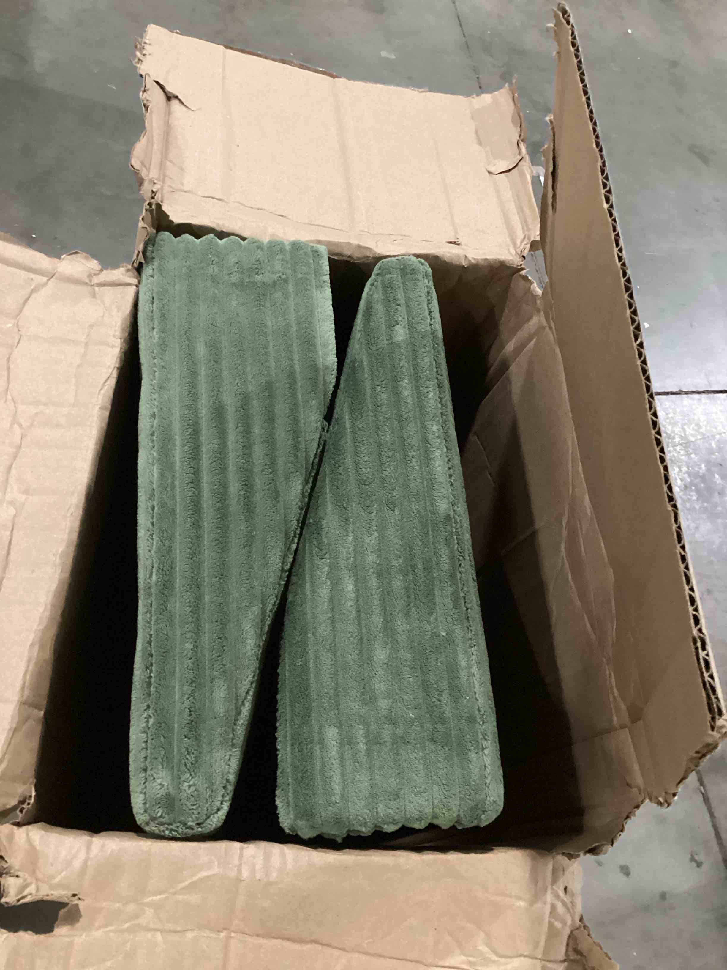 https://s3.amazonaws.com/lotting-images-prod/bidfta/GRN6707333_1735049742525.jpeg