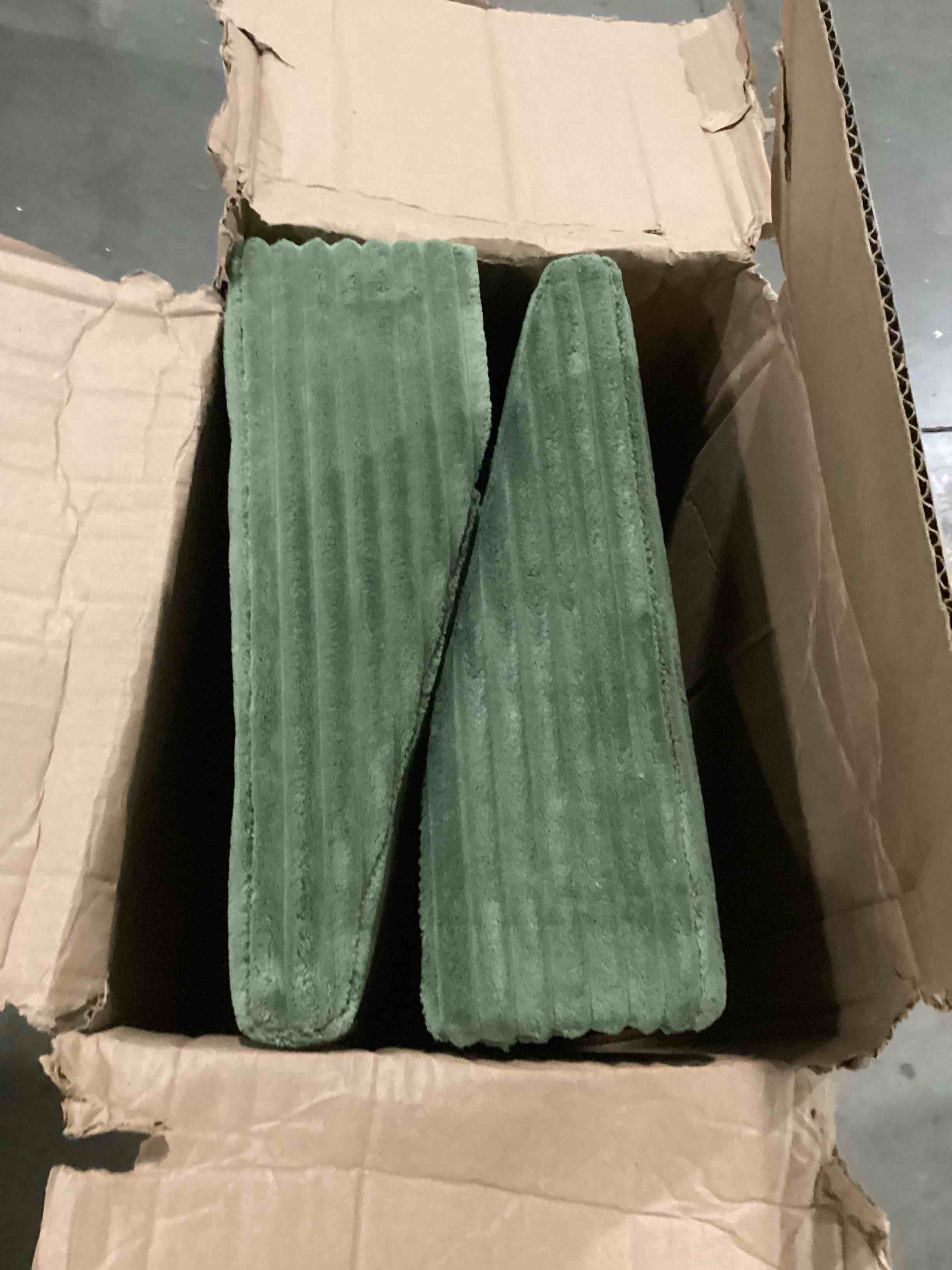 https://s3.amazonaws.com/lotting-images-prod/bidfta/GRN6707333_1735049743396.jpeg