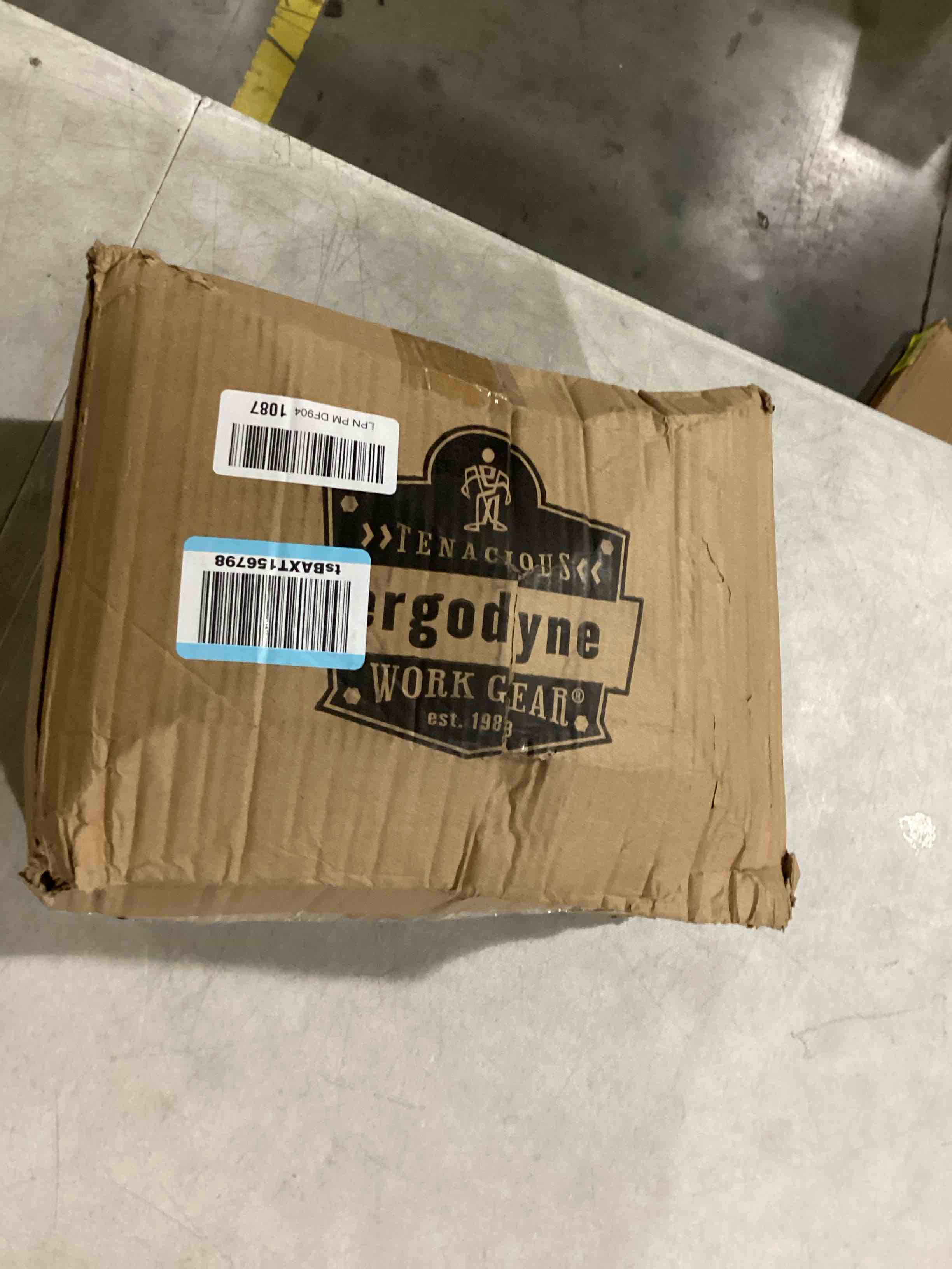 https://s3.amazonaws.com/lotting-images-prod/bidfta/GRN6707648_1735928975712.jpeg