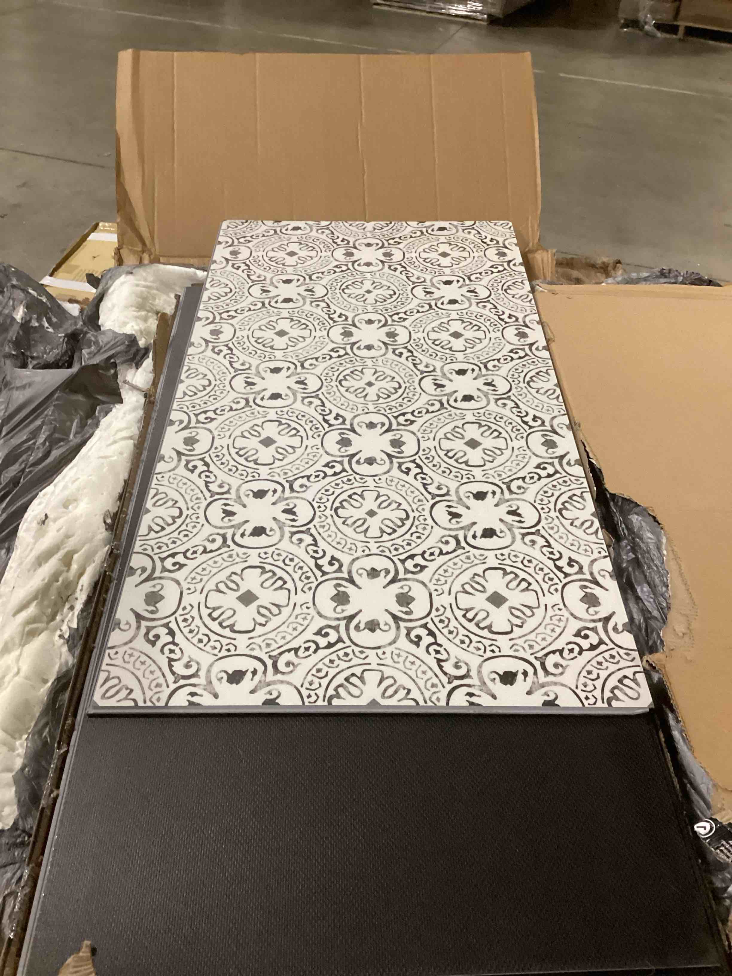 https://s3.amazonaws.com/lotting-images-prod/bidfta/GRN6707773_1736340685031.jpeg