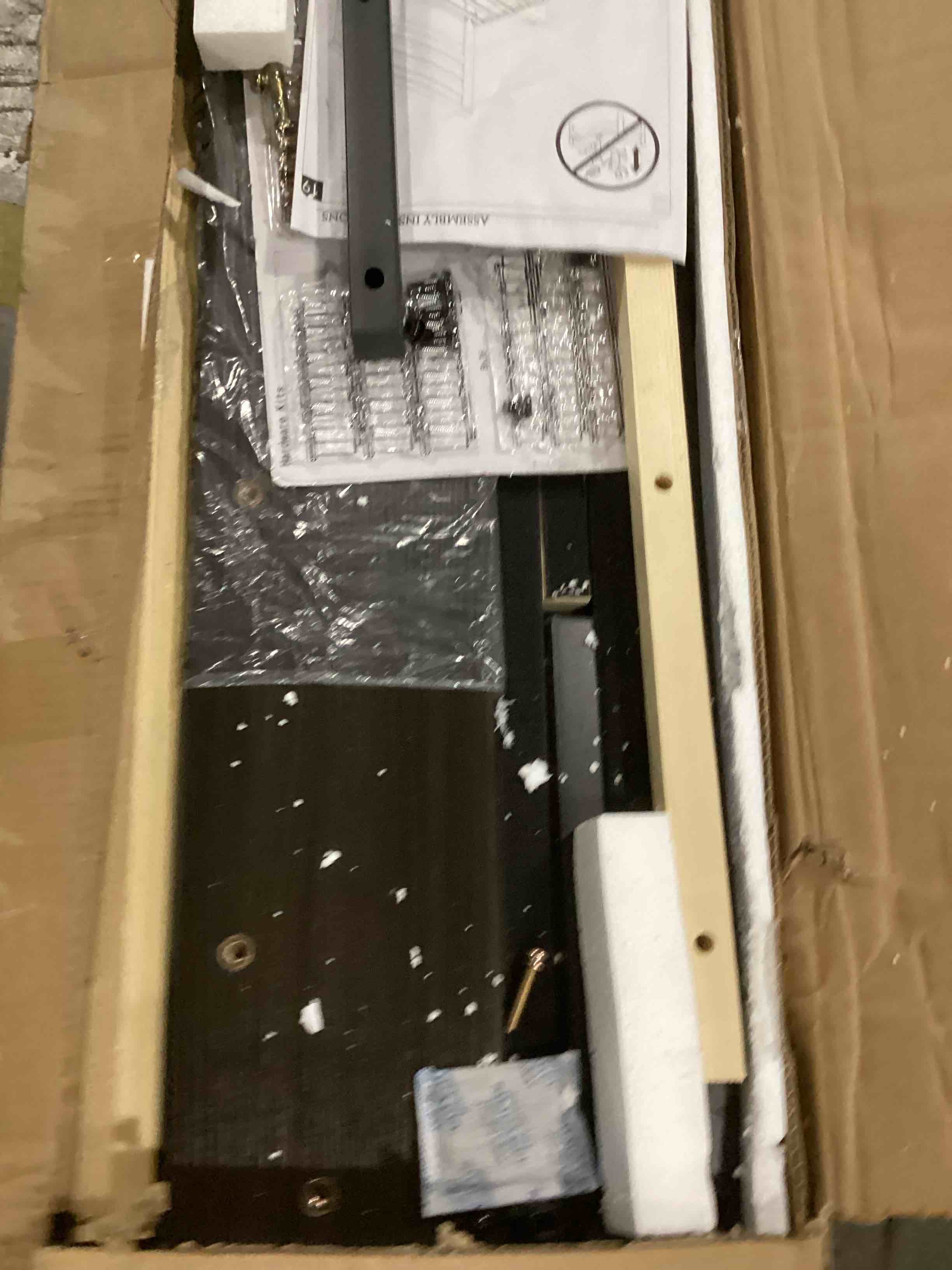 https://s3.amazonaws.com/lotting-images-prod/bidfta/GRN6707808_1736360590970.jpeg