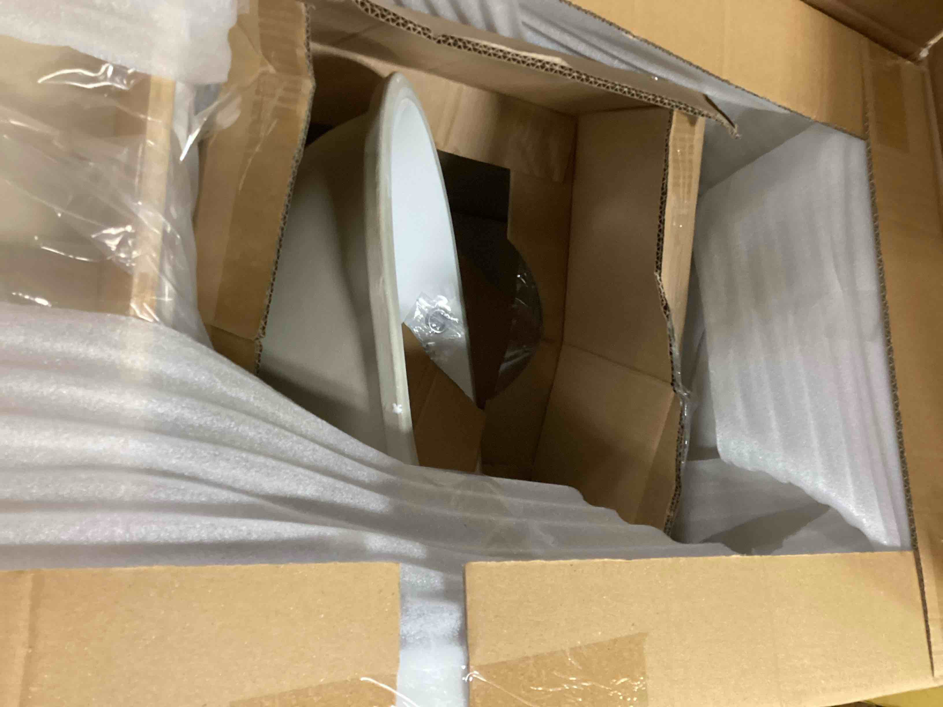 https://s3.amazonaws.com/lotting-images-prod/bidfta/GRN6708148_1736879440397.jpeg
