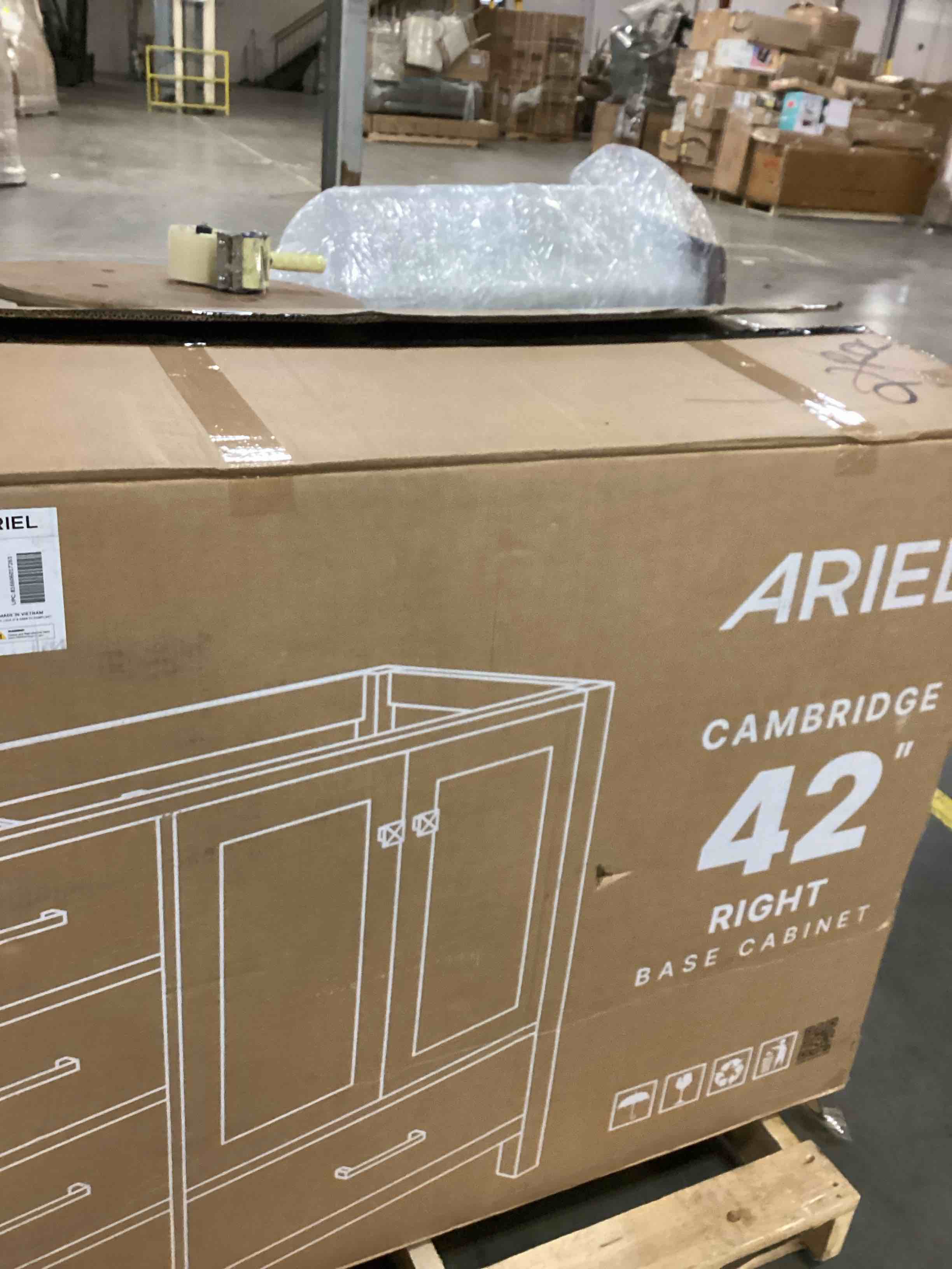 https://s3.amazonaws.com/lotting-images-prod/bidfta/GRN6708148_1736879547368.jpeg