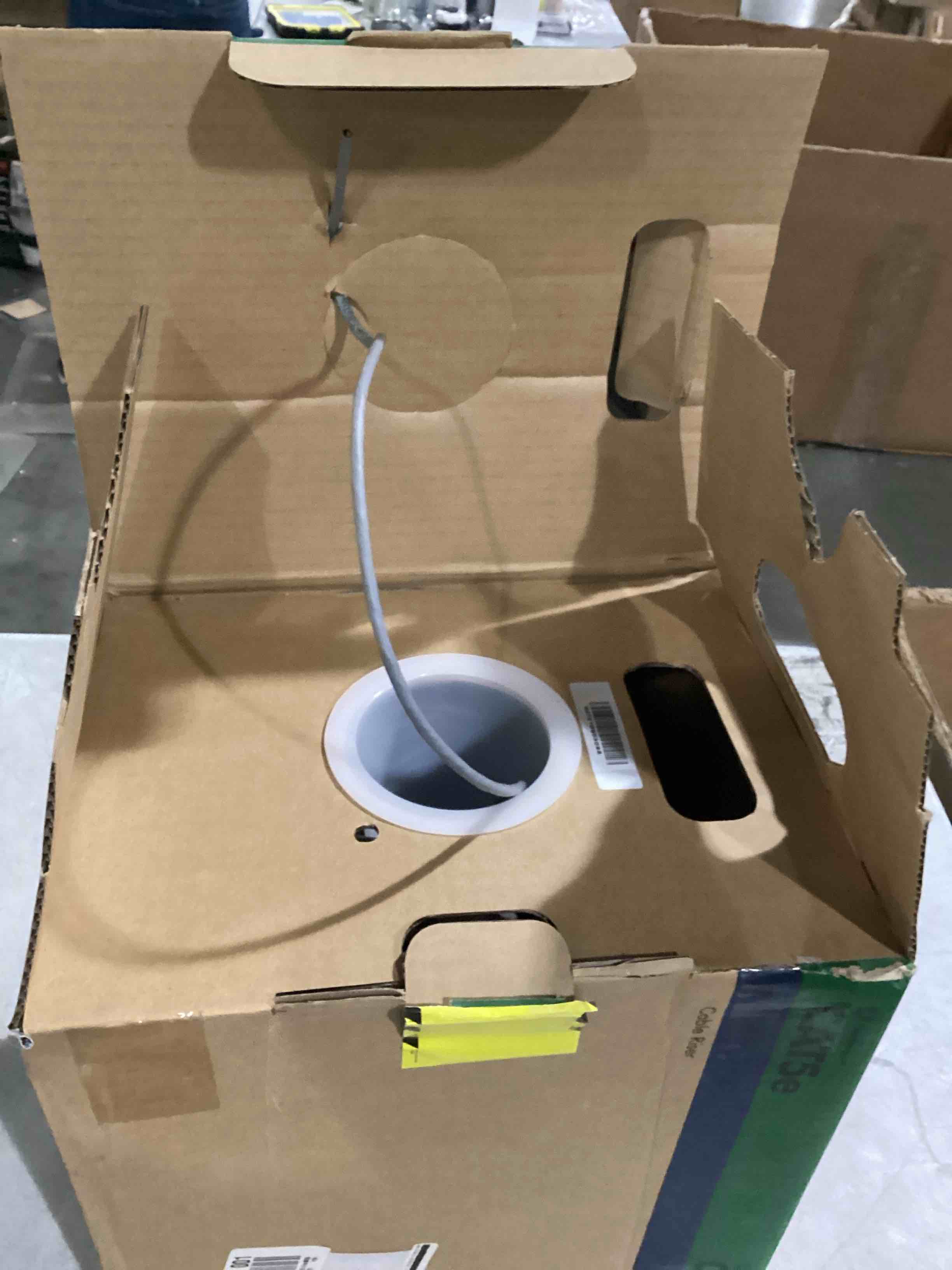 https://s3.amazonaws.com/lotting-images-prod/bidfta/GRN6708284_1736962557802.jpeg