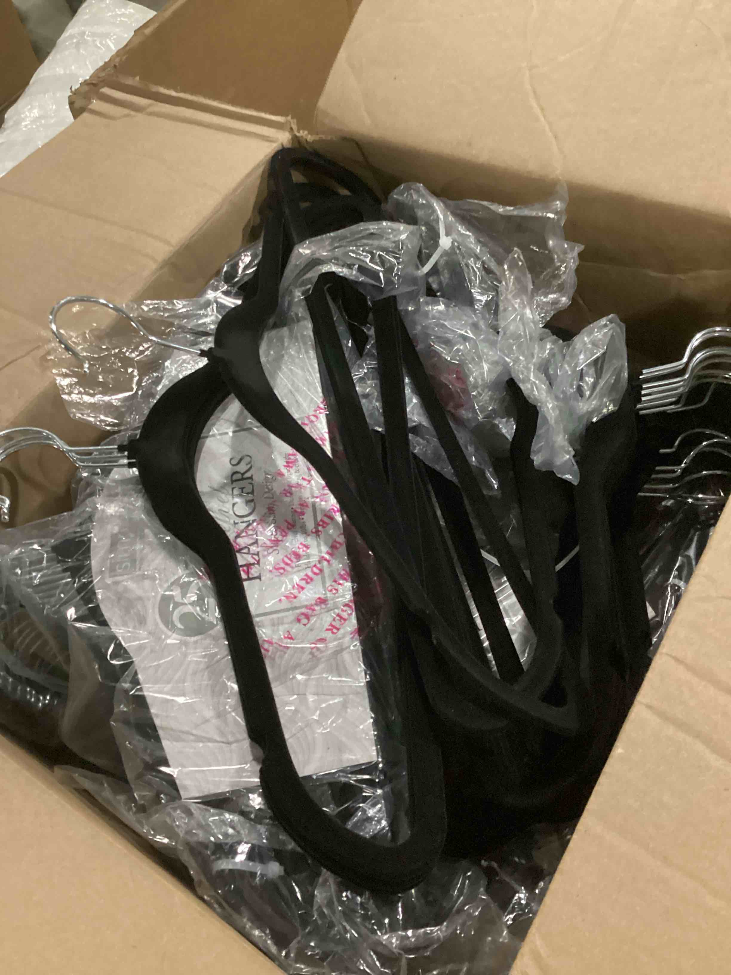 https://s3.amazonaws.com/lotting-images-prod/bidfta/GRN6708390_1737056975378.jpeg