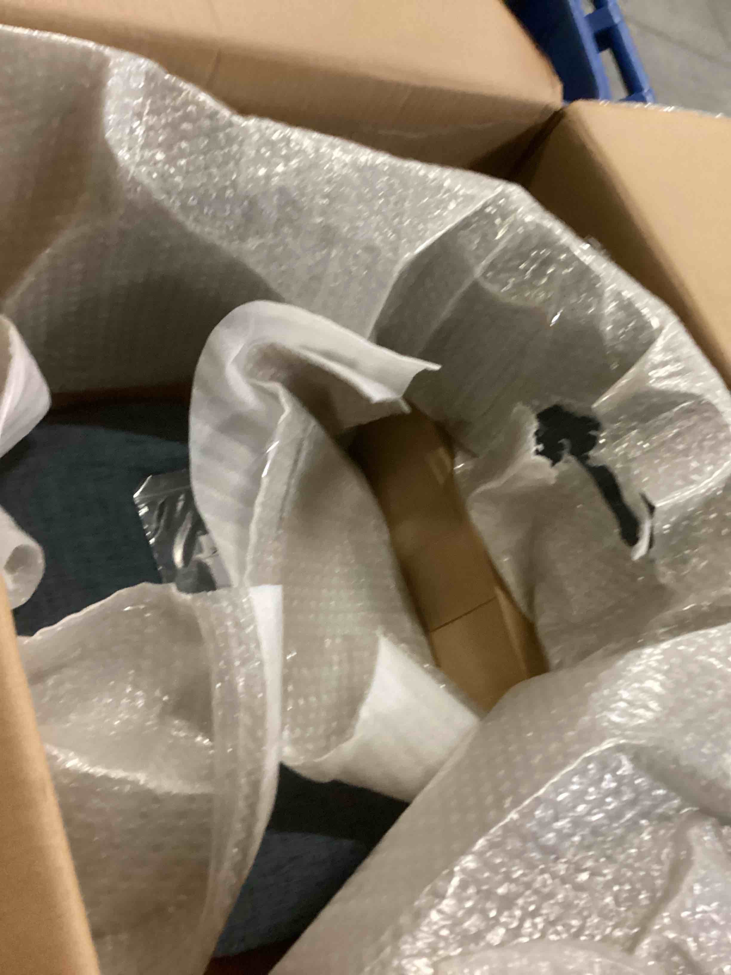 https://s3.amazonaws.com/lotting-images-prod/bidfta/GRN6708623_1734373382086.jpeg