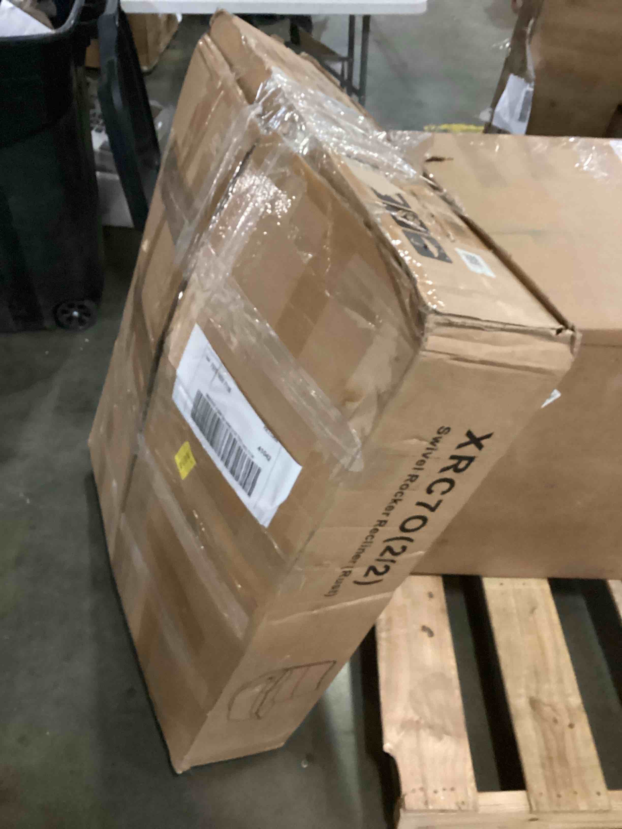 https://s3.amazonaws.com/lotting-images-prod/bidfta/GRN6708784_1734540474834.jpeg