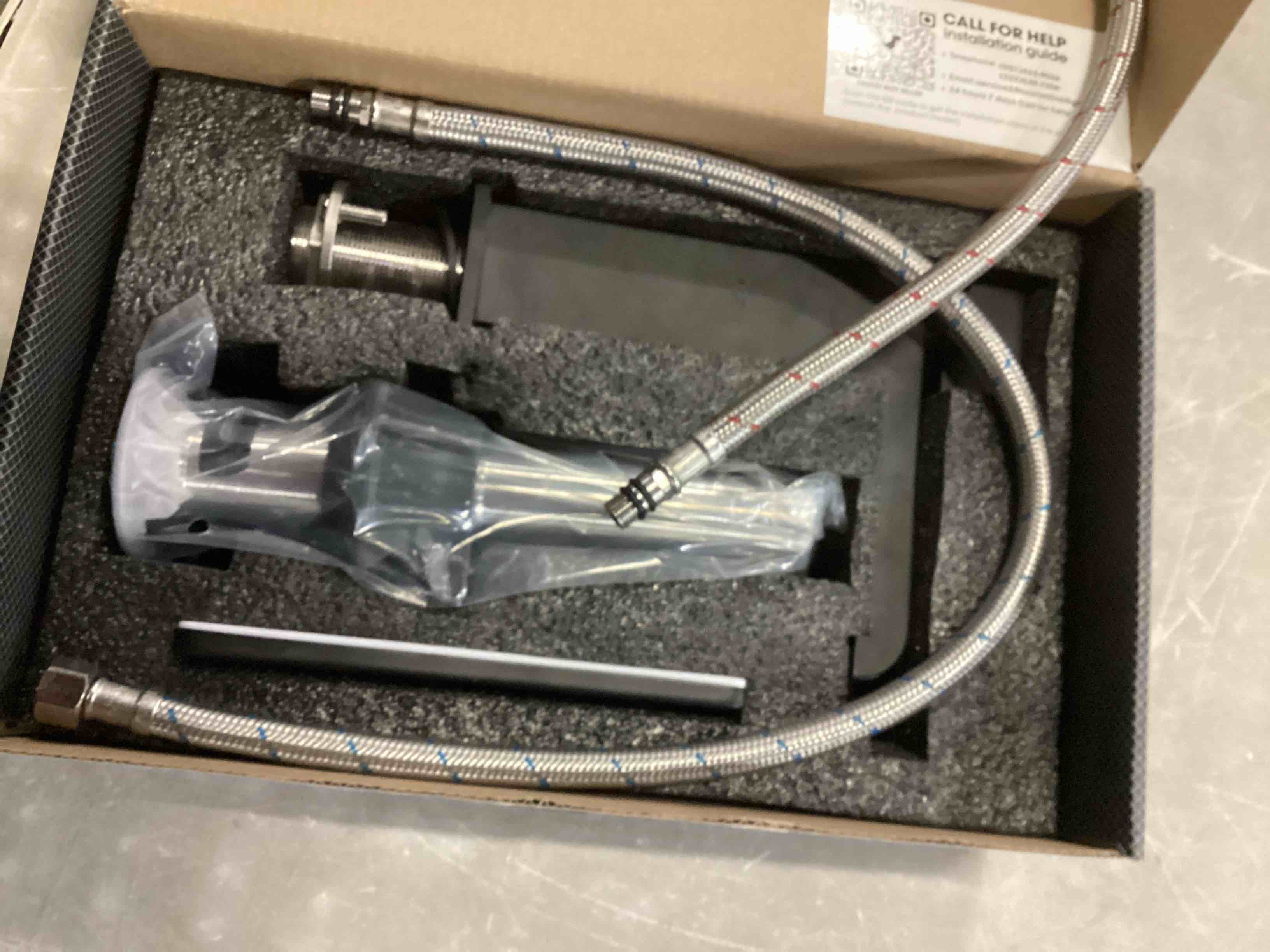 https://s3.amazonaws.com/lotting-images-prod/bidfta/GRN6709272_1735656487583.jpeg