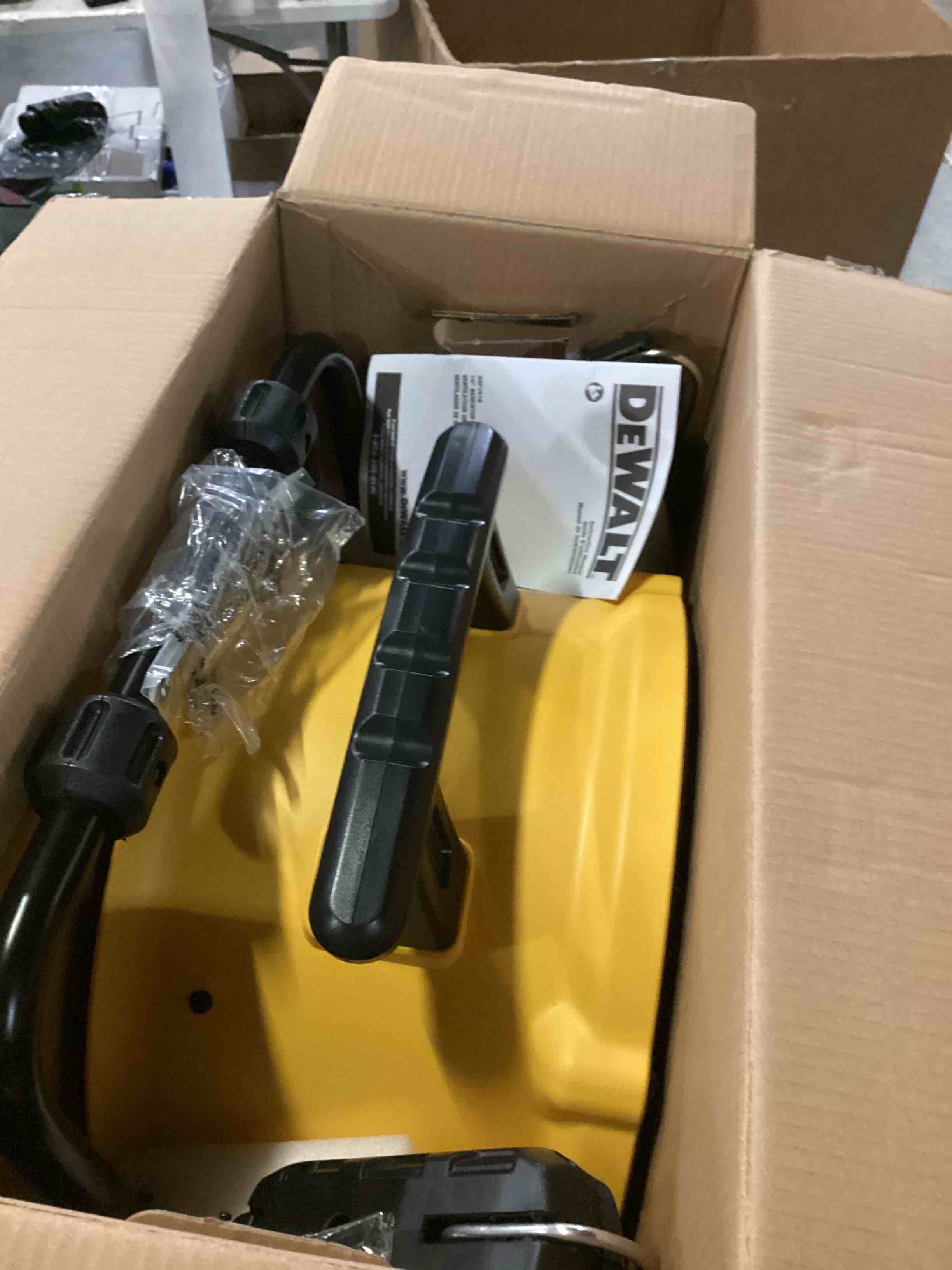 https://s3.amazonaws.com/lotting-images-prod/bidfta/GRN6709989_1733932669404.jpeg