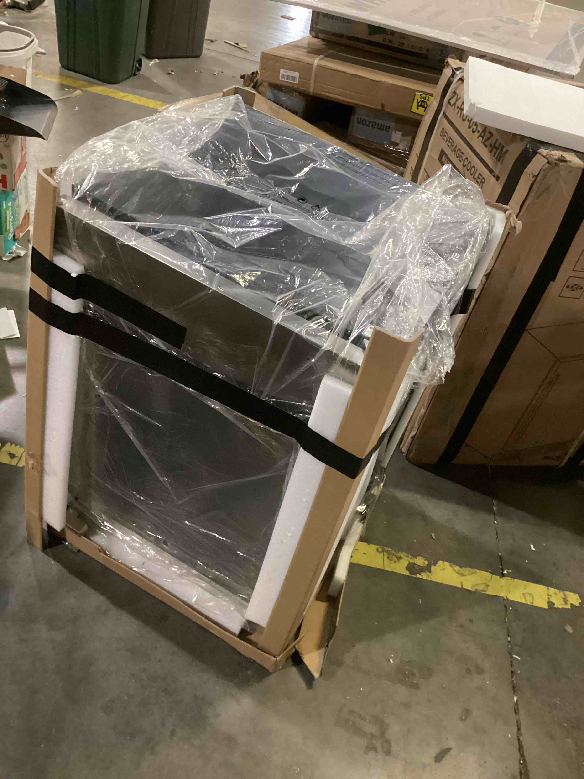 https://s3.amazonaws.com/lotting-images-prod/bidfta/GRN6710039_1733943247136.jpeg
