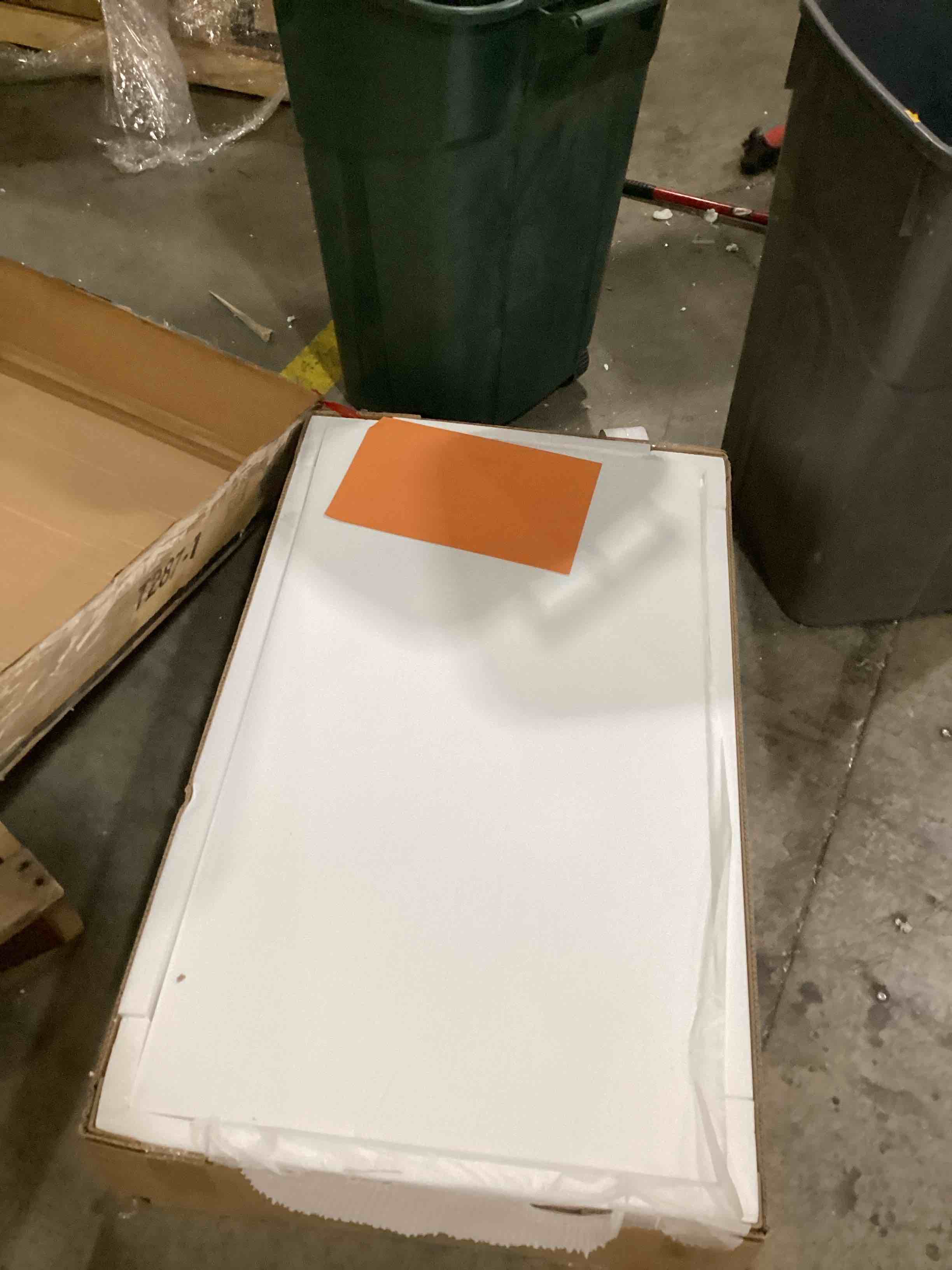https://s3.amazonaws.com/lotting-images-prod/bidfta/GRN6710042_1733945893657.jpeg