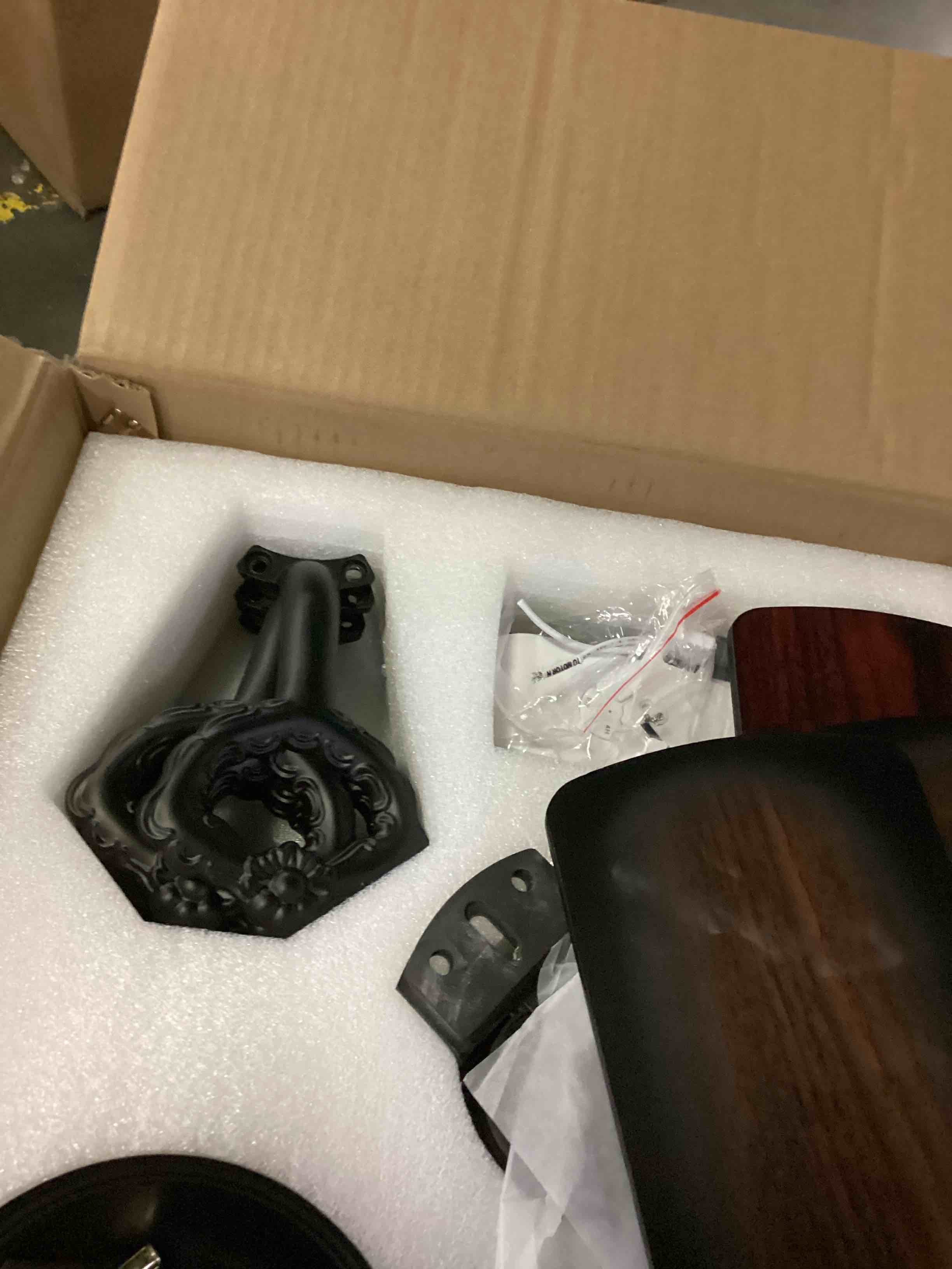 https://s3.amazonaws.com/lotting-images-prod/bidfta/GRN6710071_1734008830384.jpeg