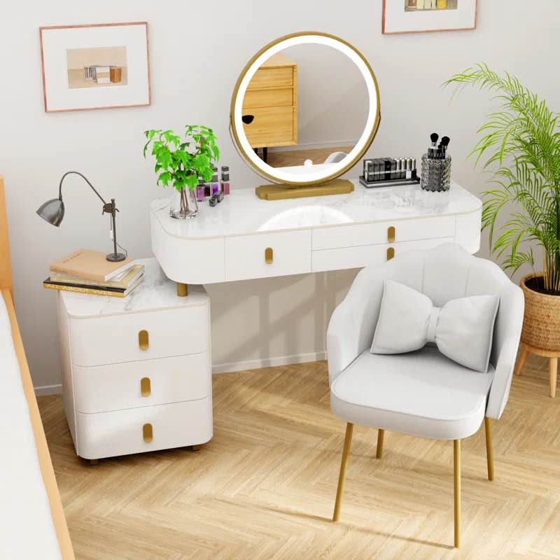 ( It's just the chair ) Apiffany Vanity