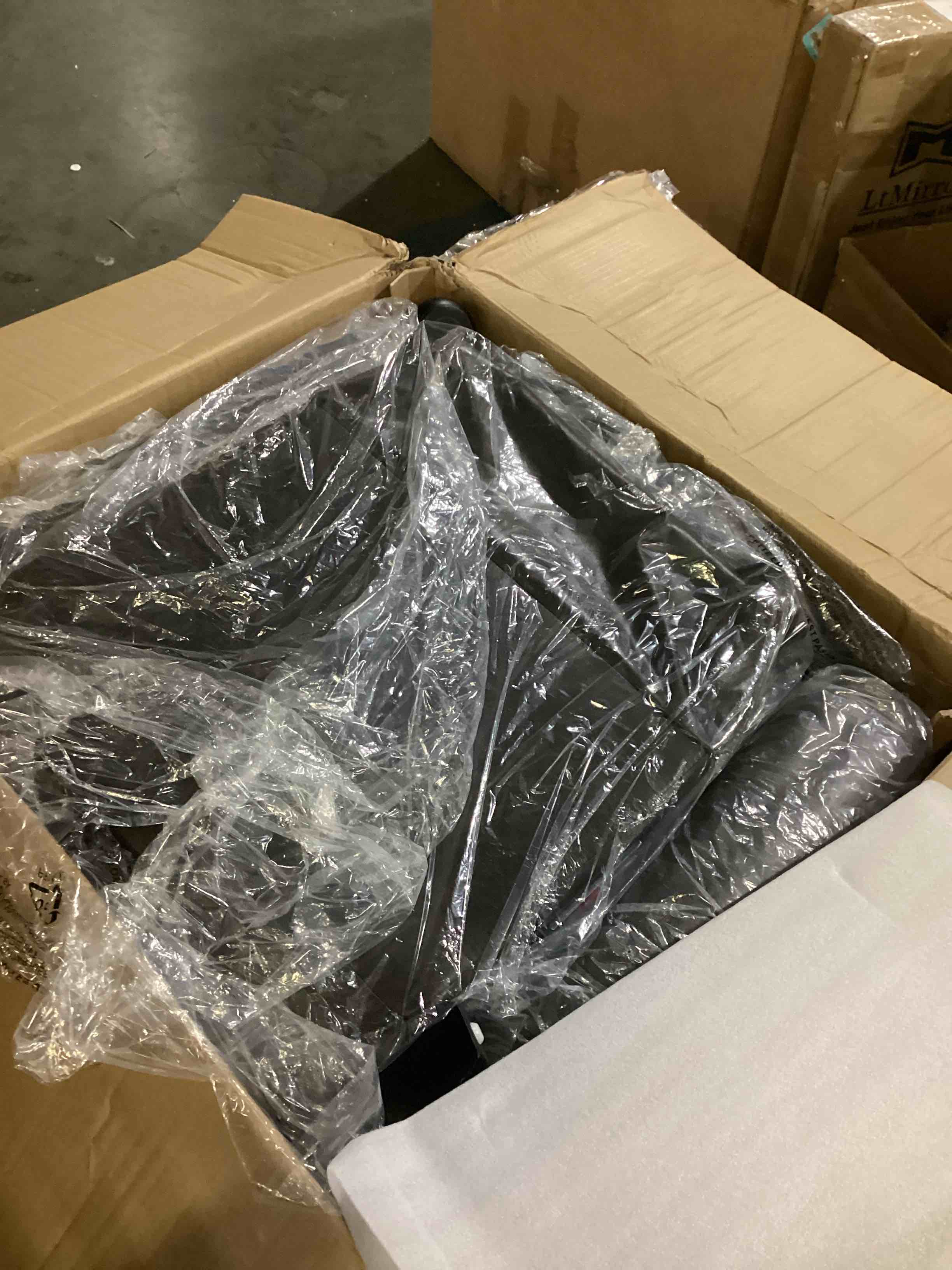 https://s3.amazonaws.com/lotting-images-prod/bidfta/GRN6710669_1734713650073.jpeg