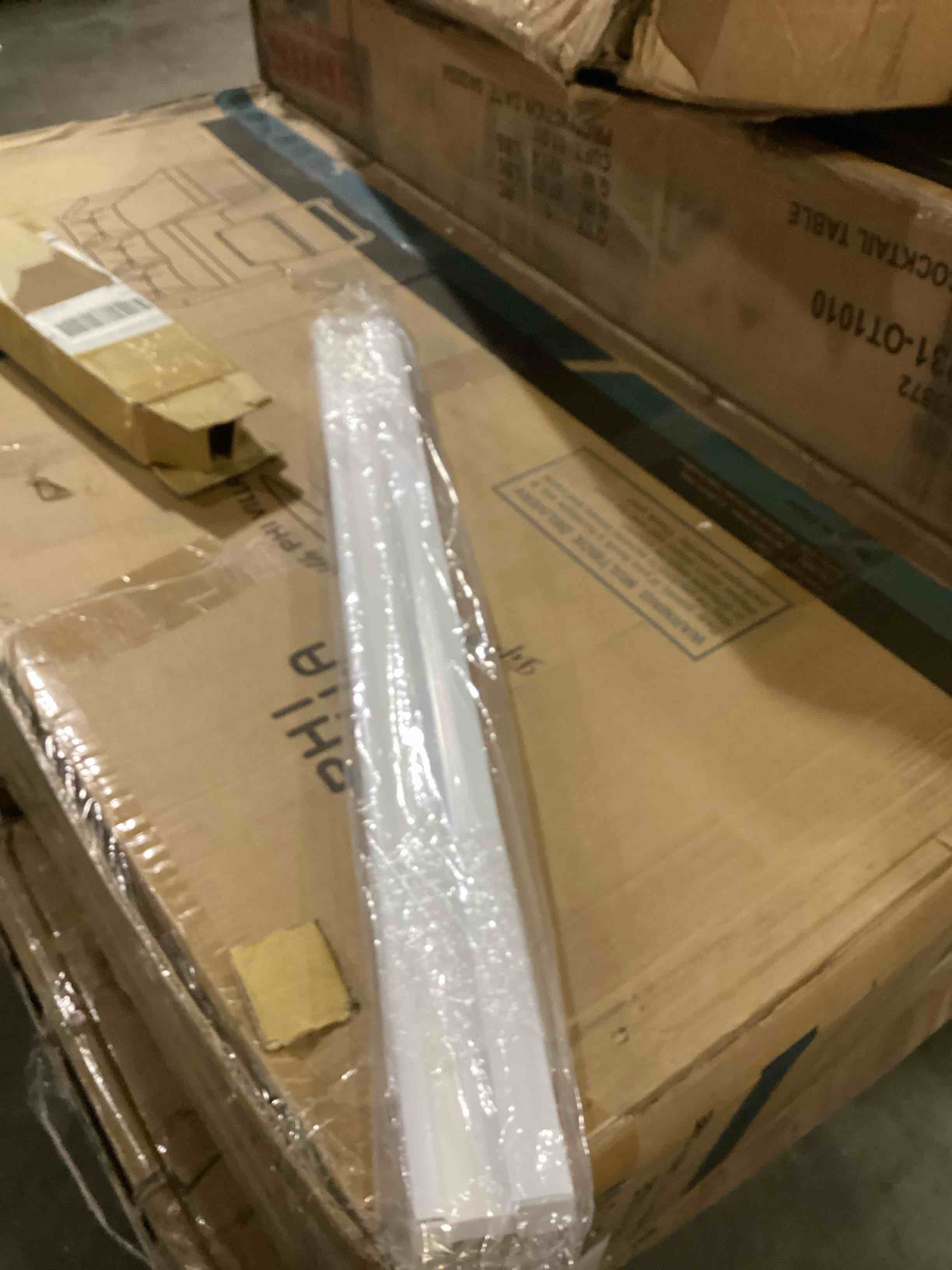 https://s3.amazonaws.com/lotting-images-prod/bidfta/GRN6711146_1735827150272.jpeg