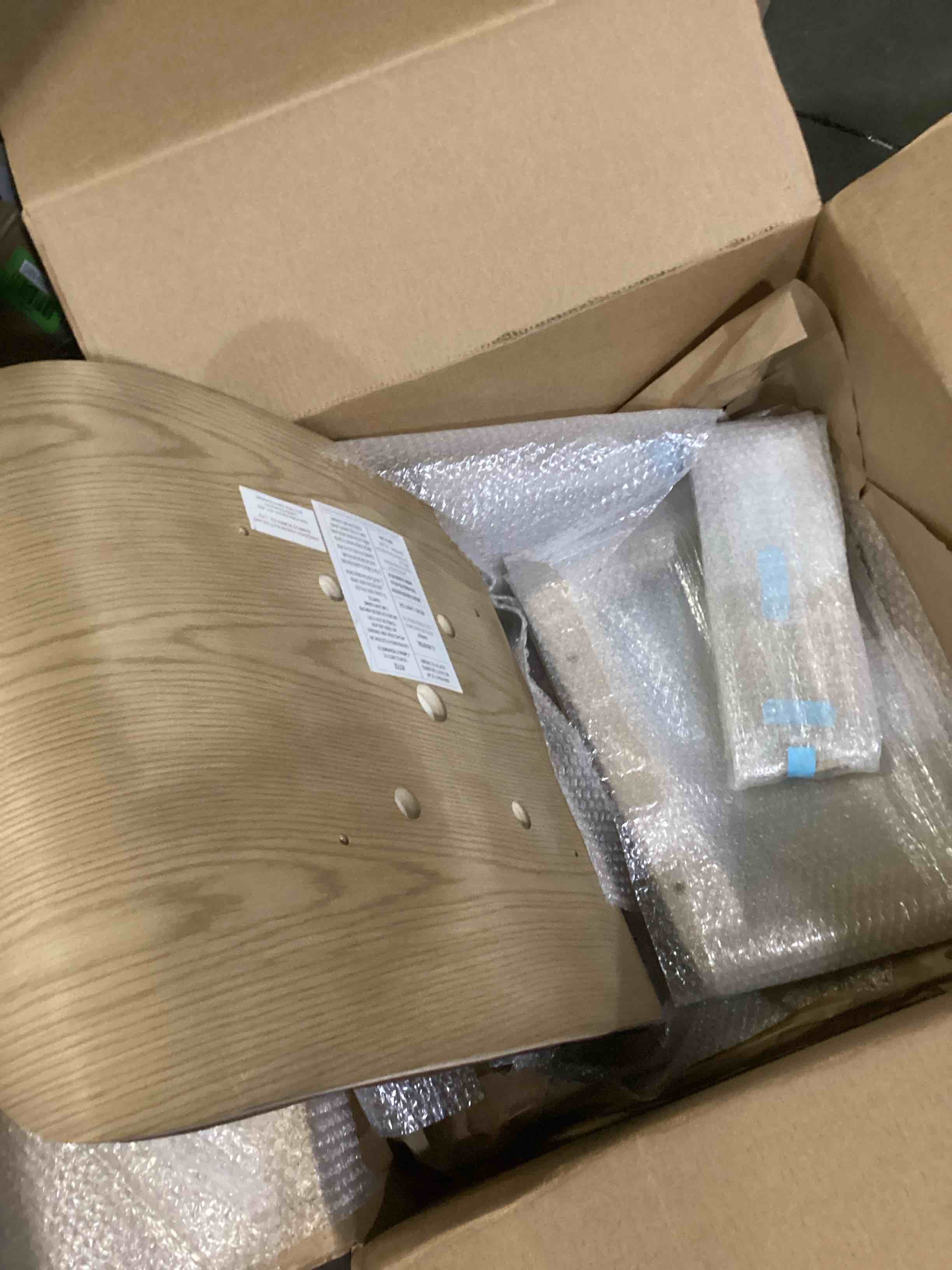 https://s3.amazonaws.com/lotting-images-prod/bidfta/GRN6711423_1736340732667.jpeg