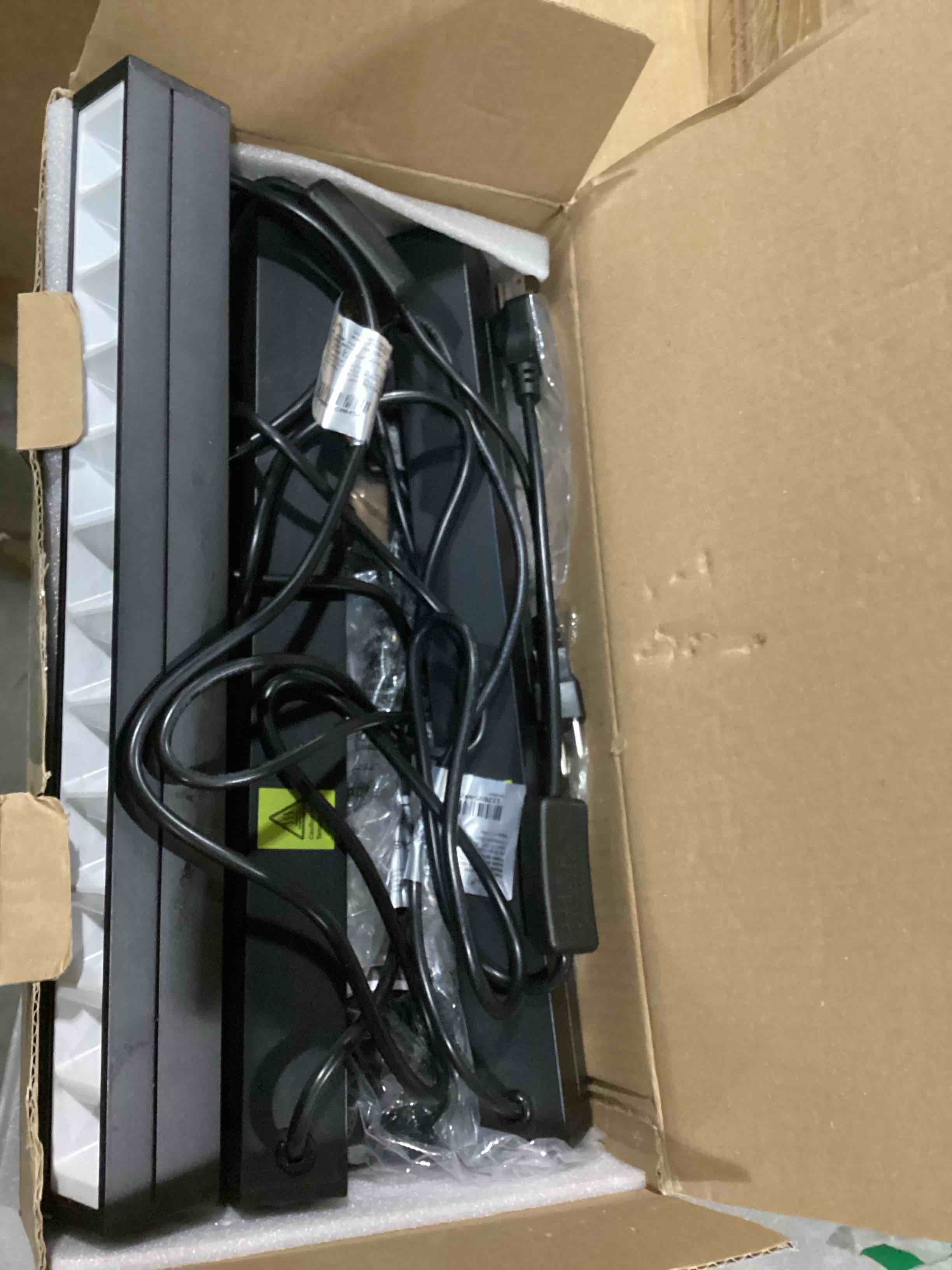 https://s3.amazonaws.com/lotting-images-prod/bidfta/GRN6711475_1733340652925.jpeg
