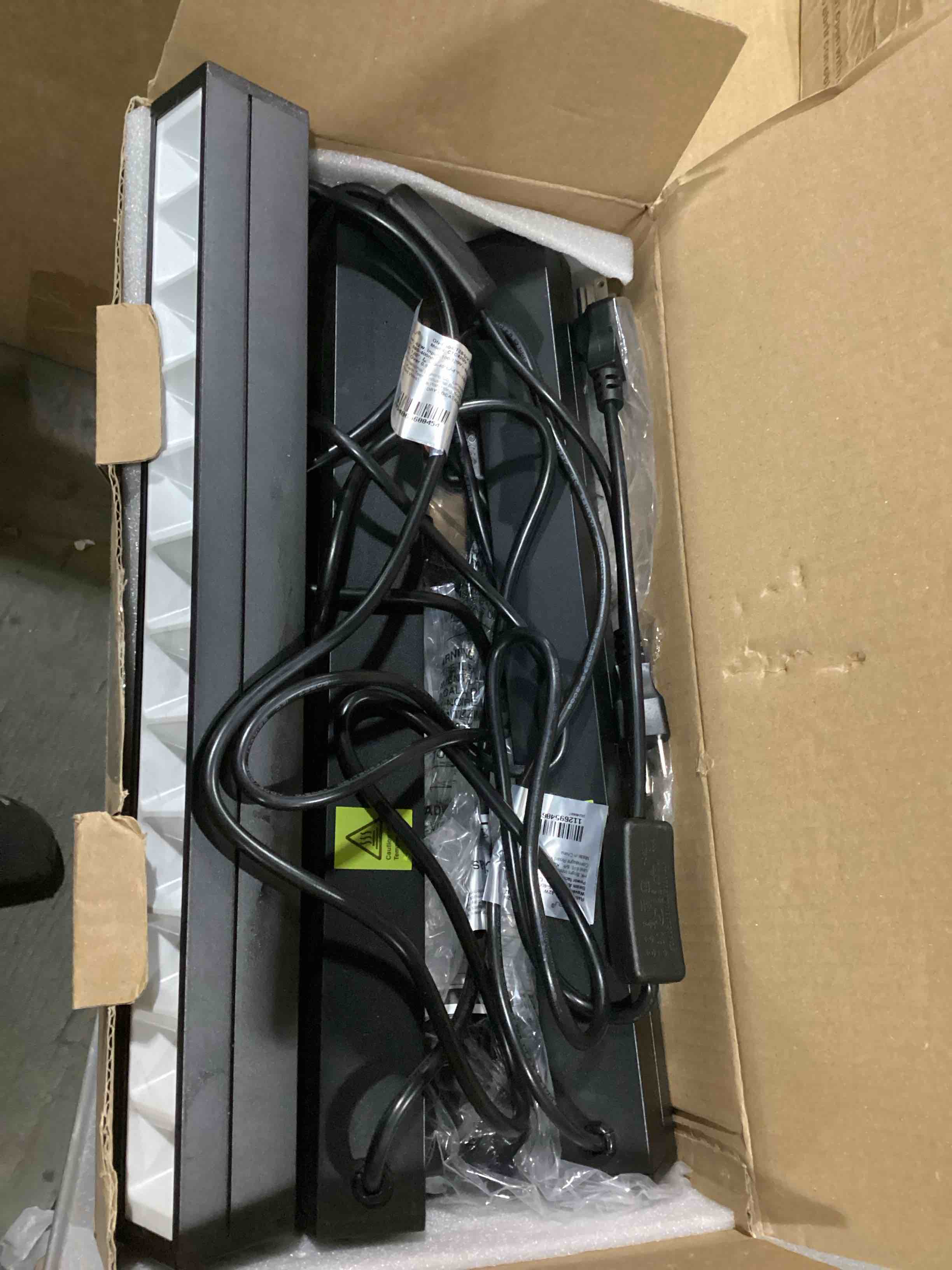 https://s3.amazonaws.com/lotting-images-prod/bidfta/GRN6711475_1733340655235.jpeg