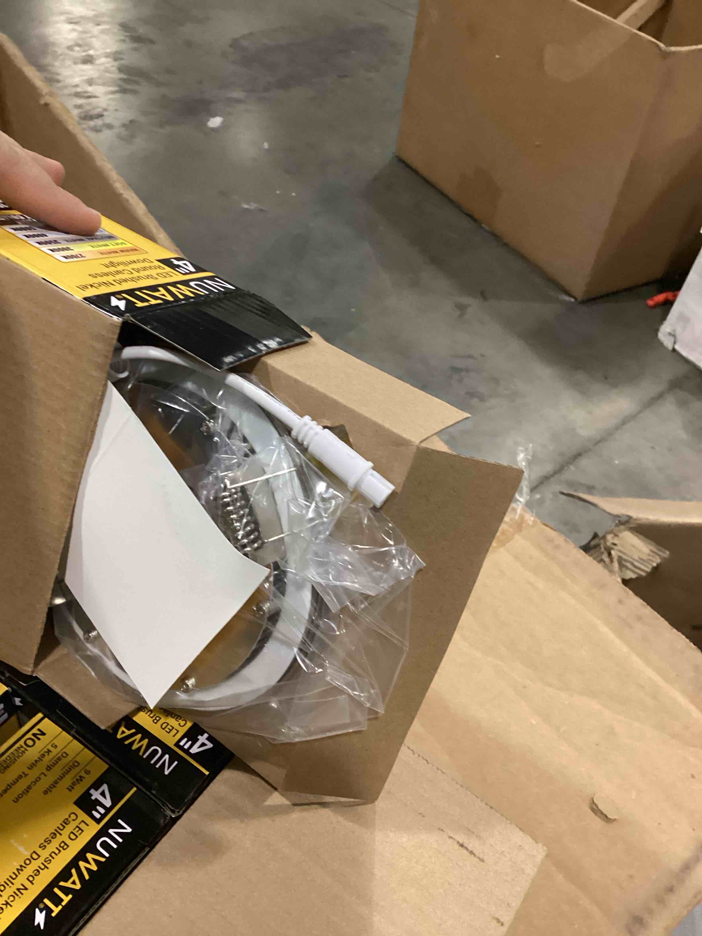 https://s3.amazonaws.com/lotting-images-prod/bidfta/GRN6711882_1733499715985.jpeg