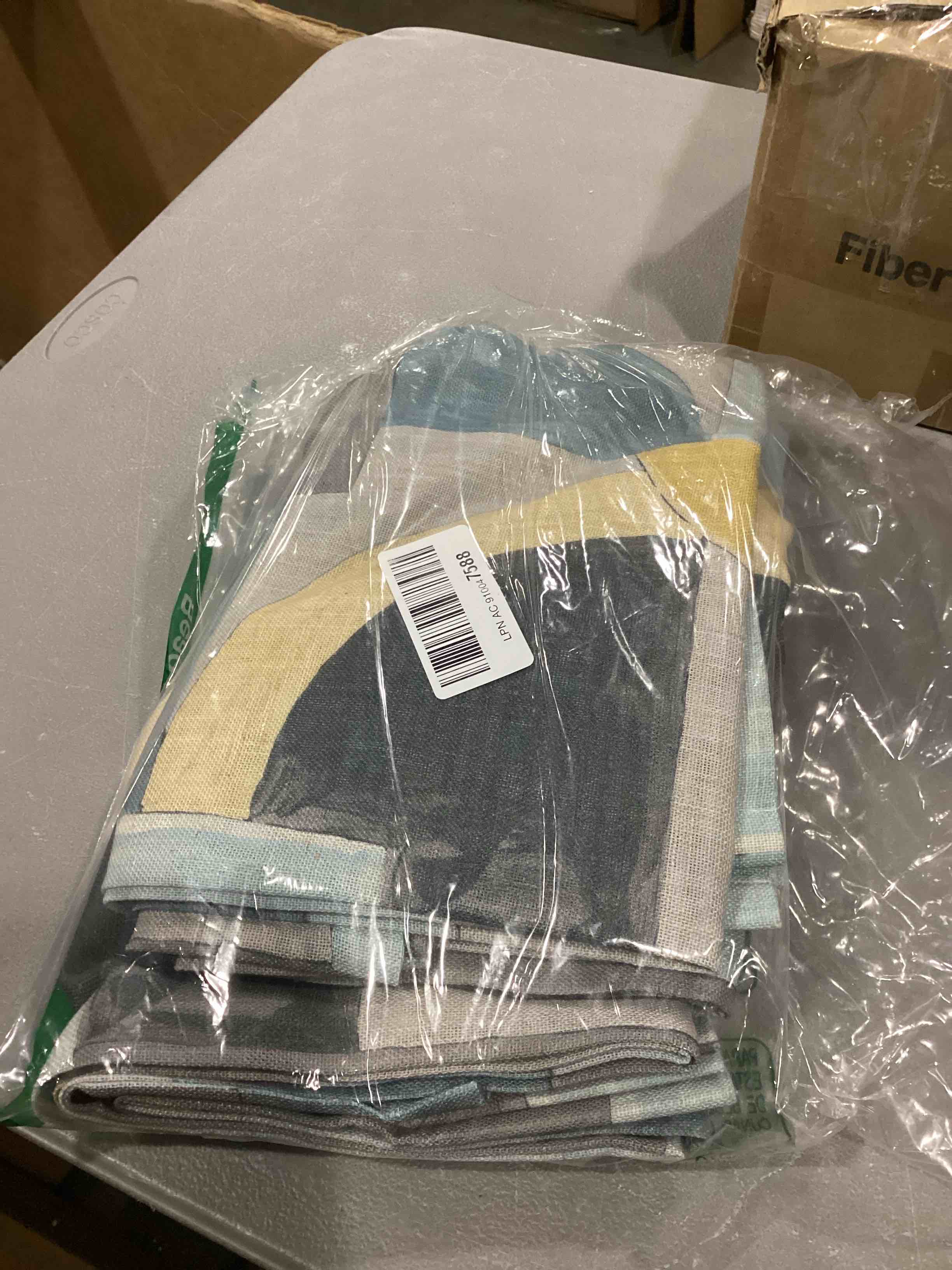 https://s3.amazonaws.com/lotting-images-prod/bidfta/GRN6711900_1733501754067.jpeg