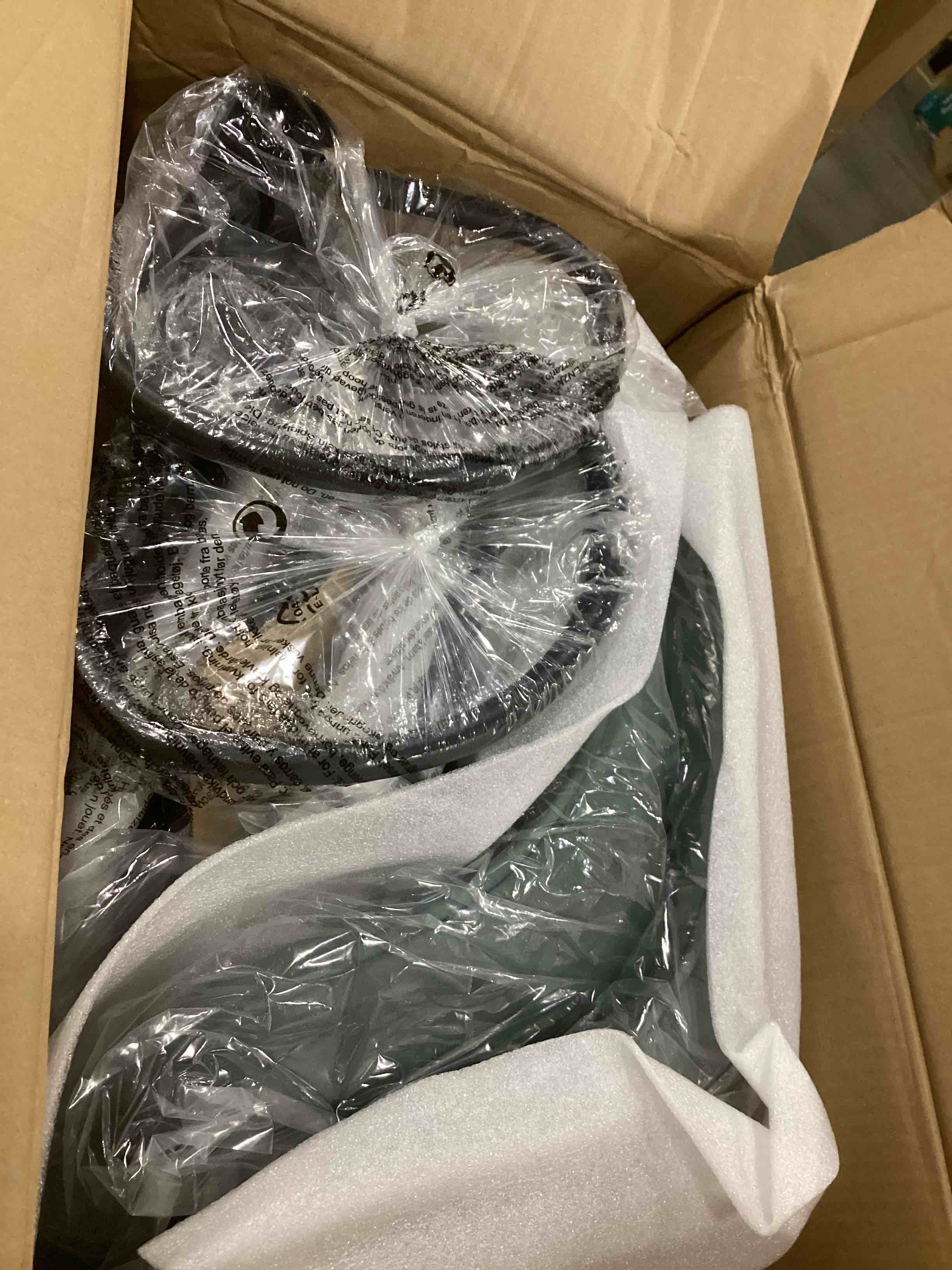 https://s3.amazonaws.com/lotting-images-prod/bidfta/GRN6712818_1734099508098.jpeg