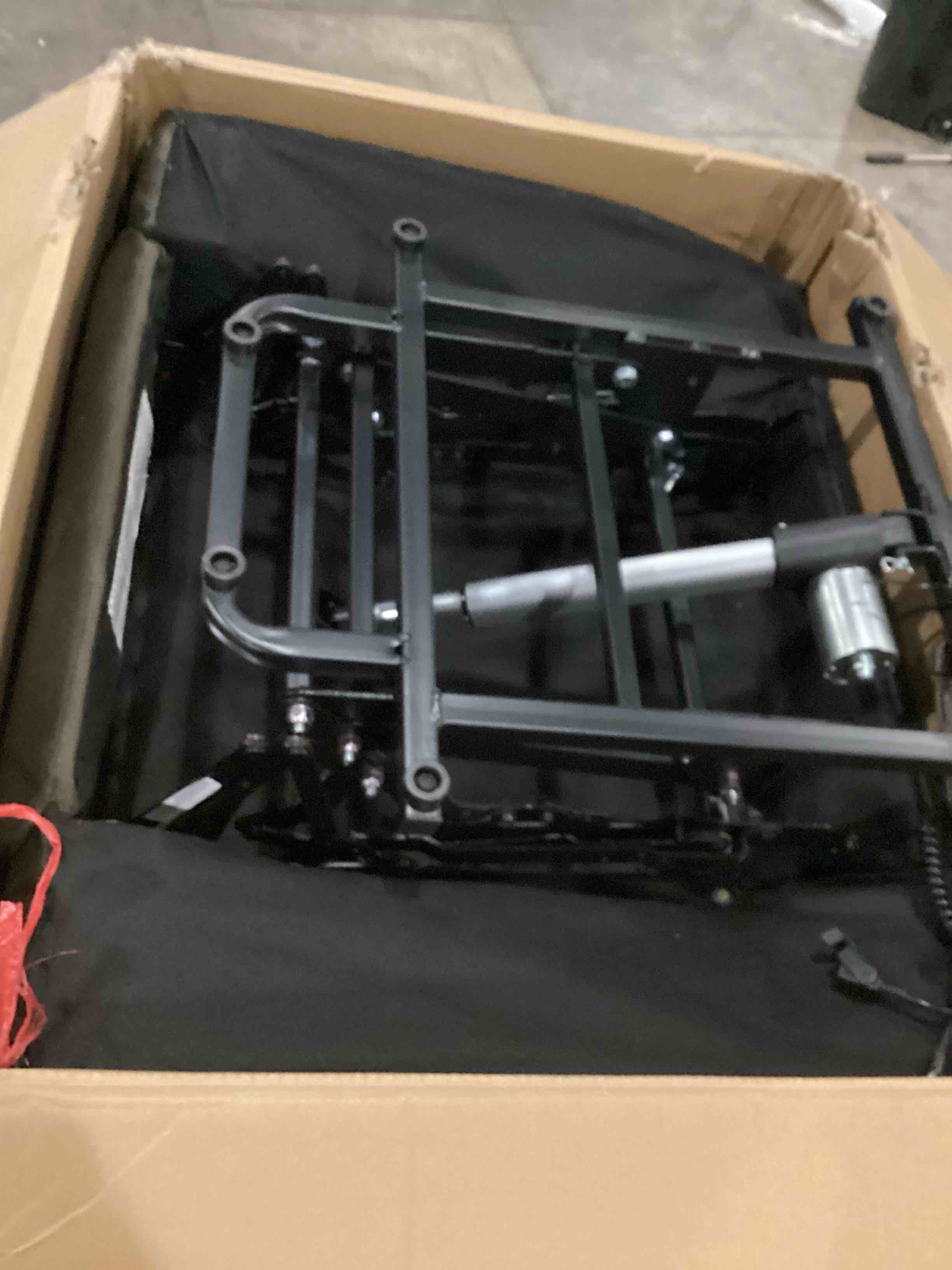 https://s3.amazonaws.com/lotting-images-prod/bidfta/GRN6713791_1734725509003.jpeg