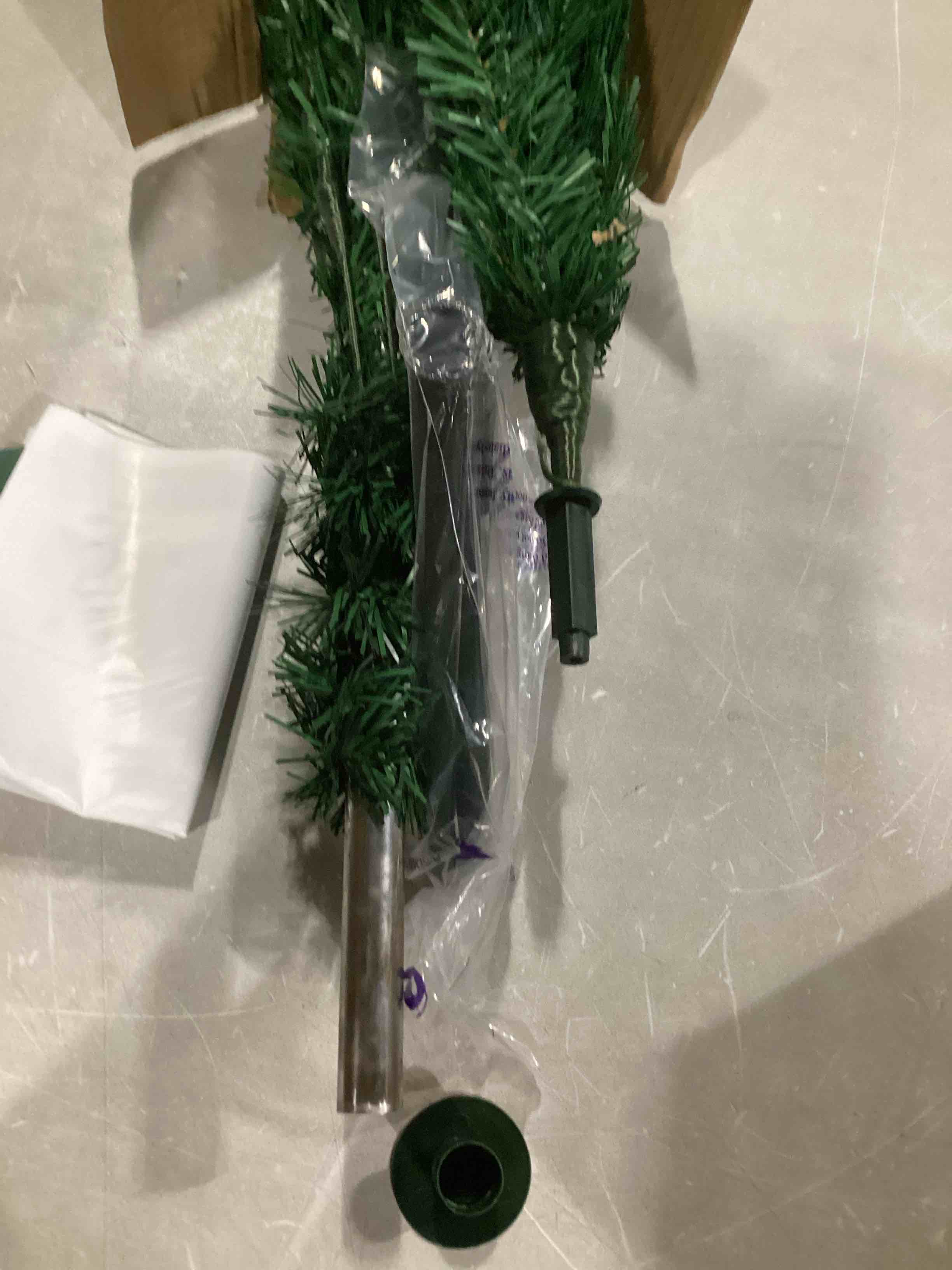 https://s3.amazonaws.com/lotting-images-prod/bidfta/GRN6714050_1735577900656.jpeg