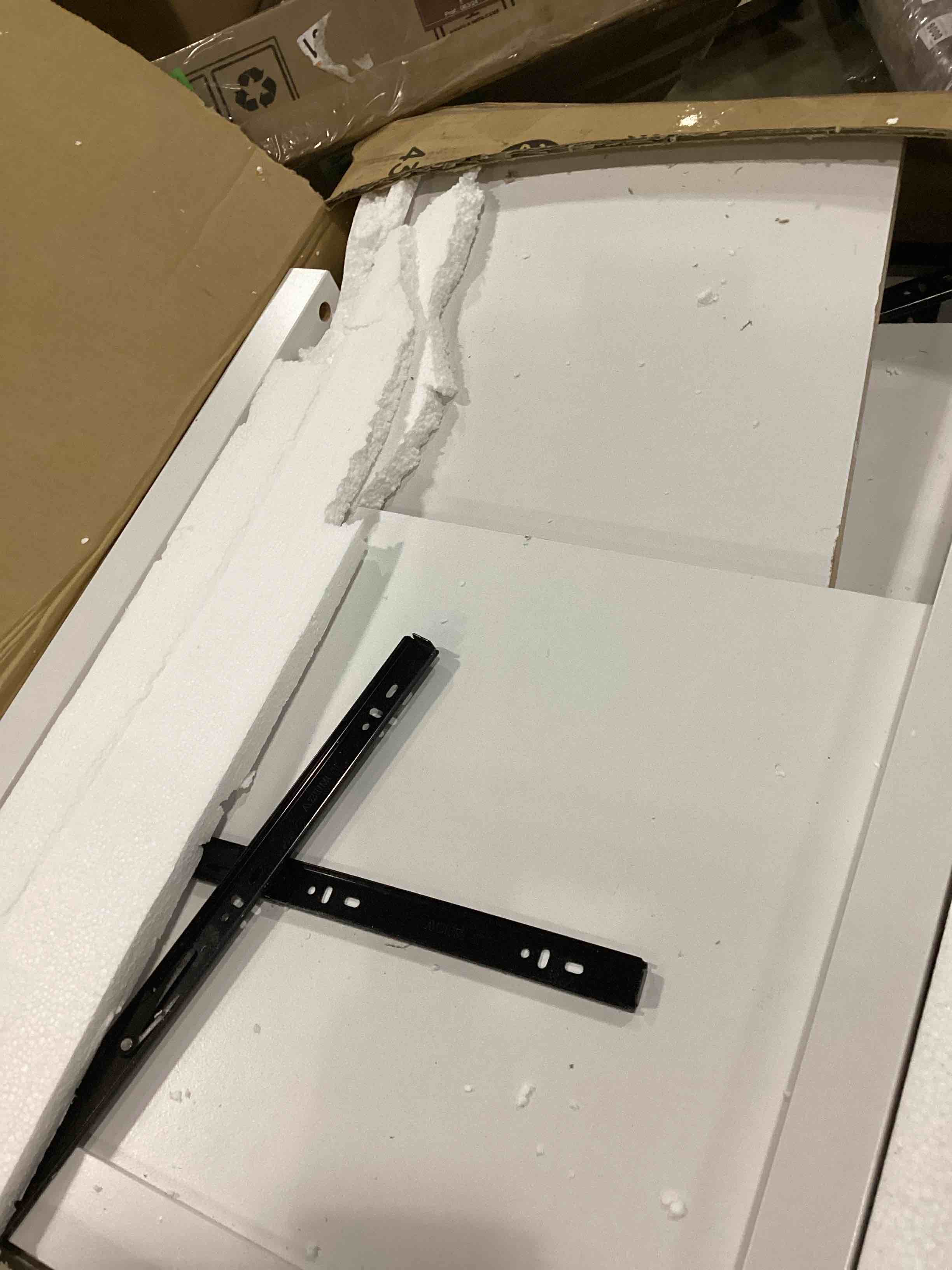 https://s3.amazonaws.com/lotting-images-prod/bidfta/GRN6714143_1735656707196.jpeg