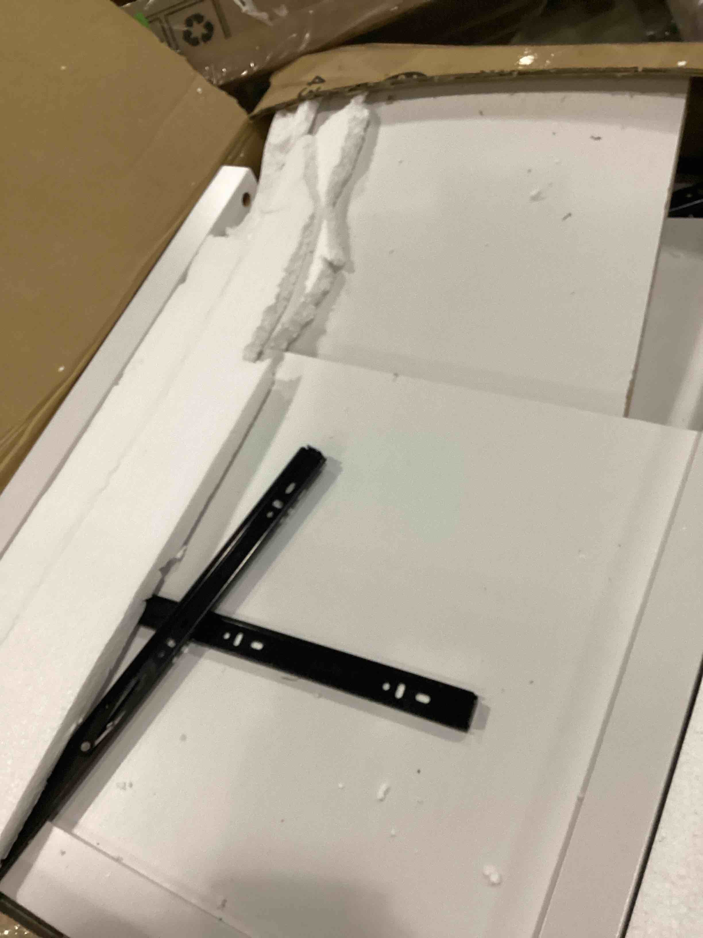 https://s3.amazonaws.com/lotting-images-prod/bidfta/GRN6714143_1735656708803.jpeg